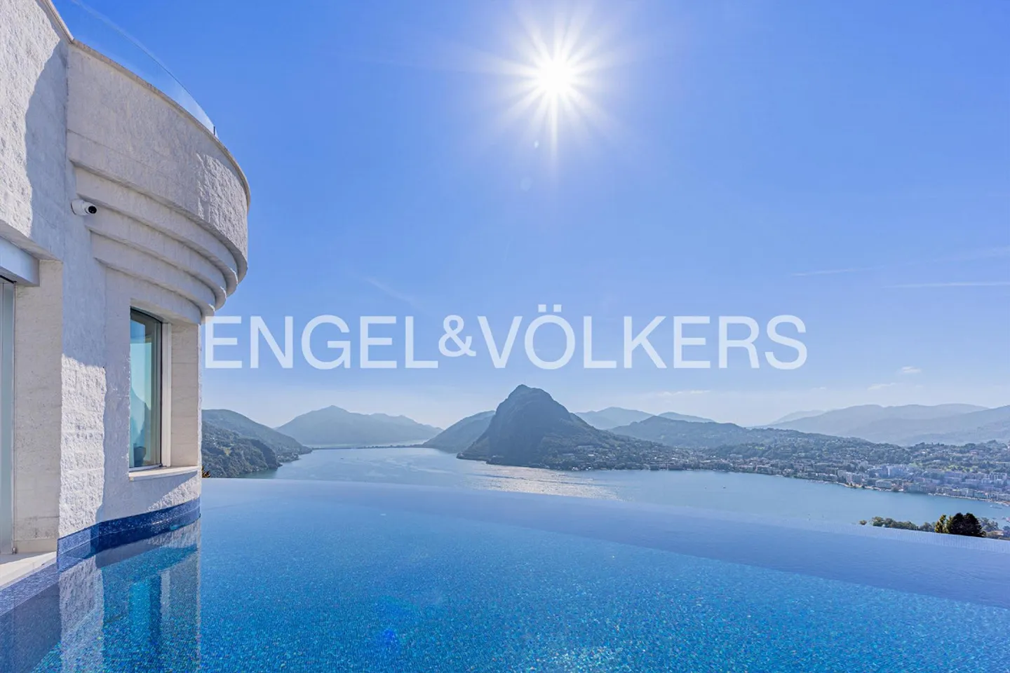 Residenza esclusiva con vista panoramica sul lago di Lugano - Foto 1 di 4