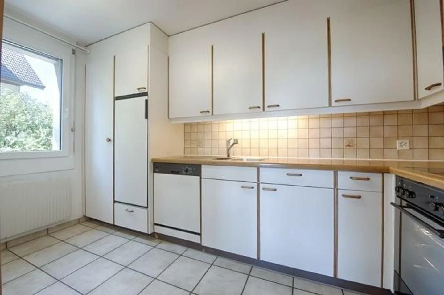 Appartement charmant, partiellement rénové dans un emplacement central - Photo 3 sur 4