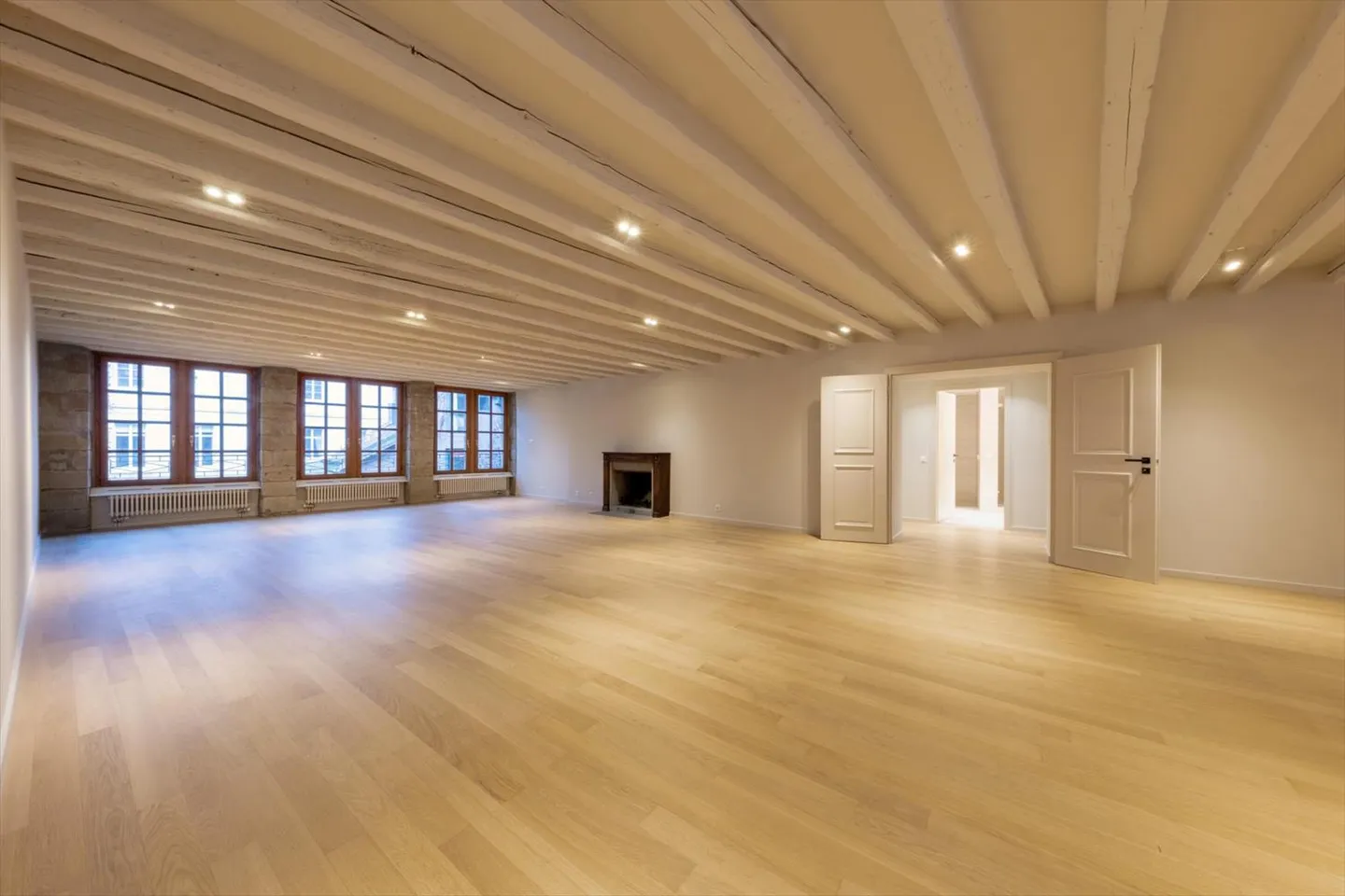 Appartement 6 pièces - Photo 1 sur 13