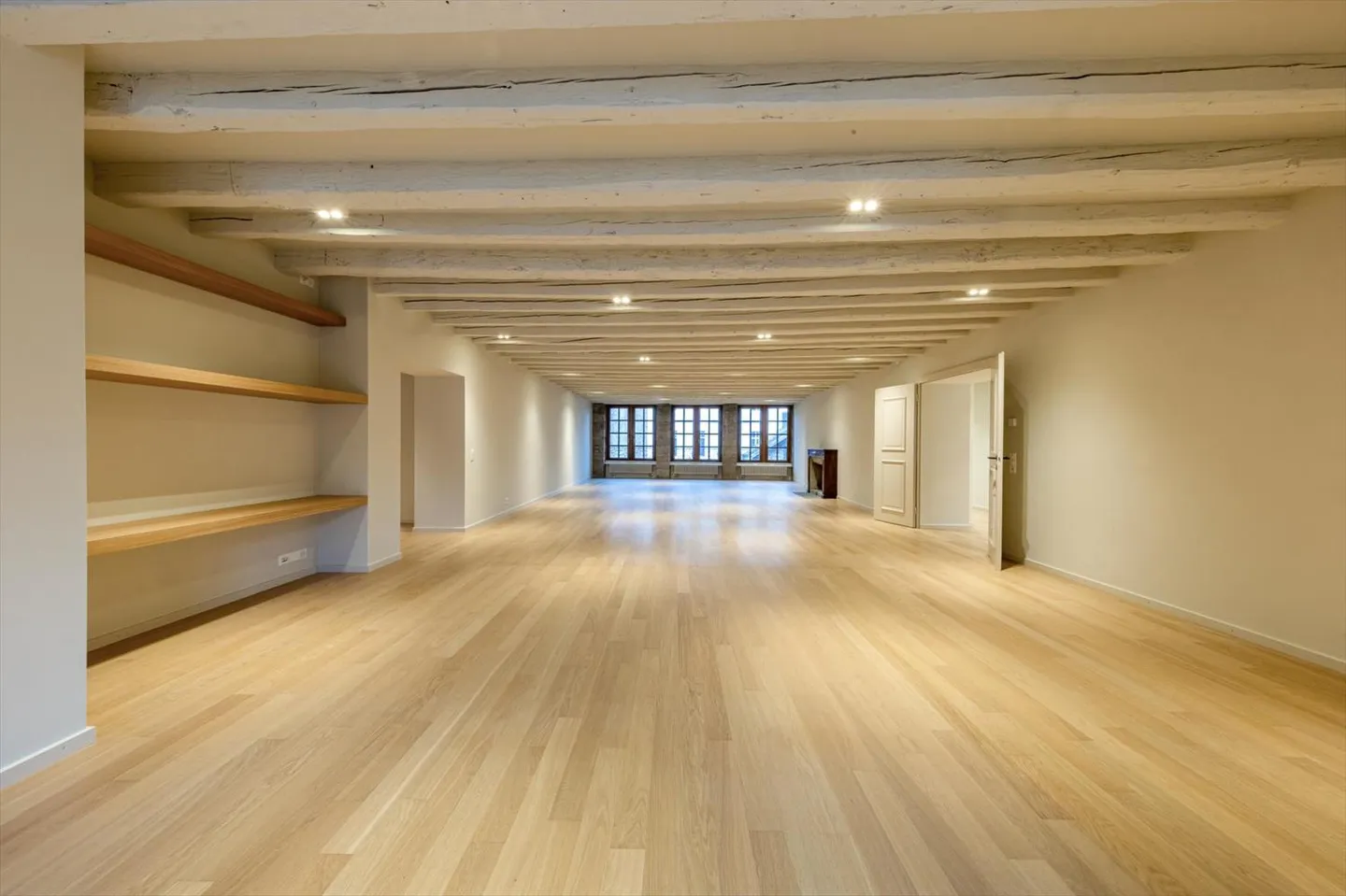 Appartement 6 pièces - Photo 3 sur 13