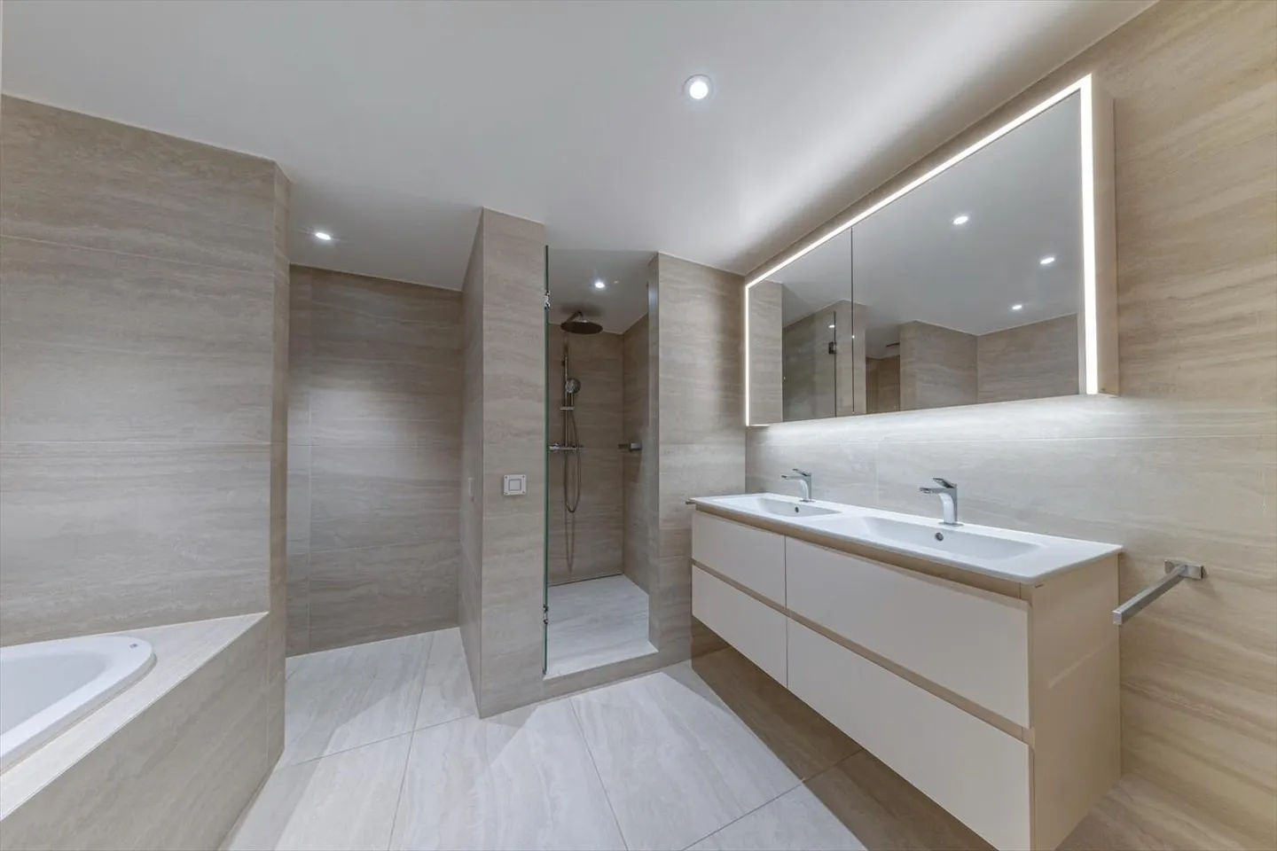 Appartement 6 pièces - Photo 10 sur 13