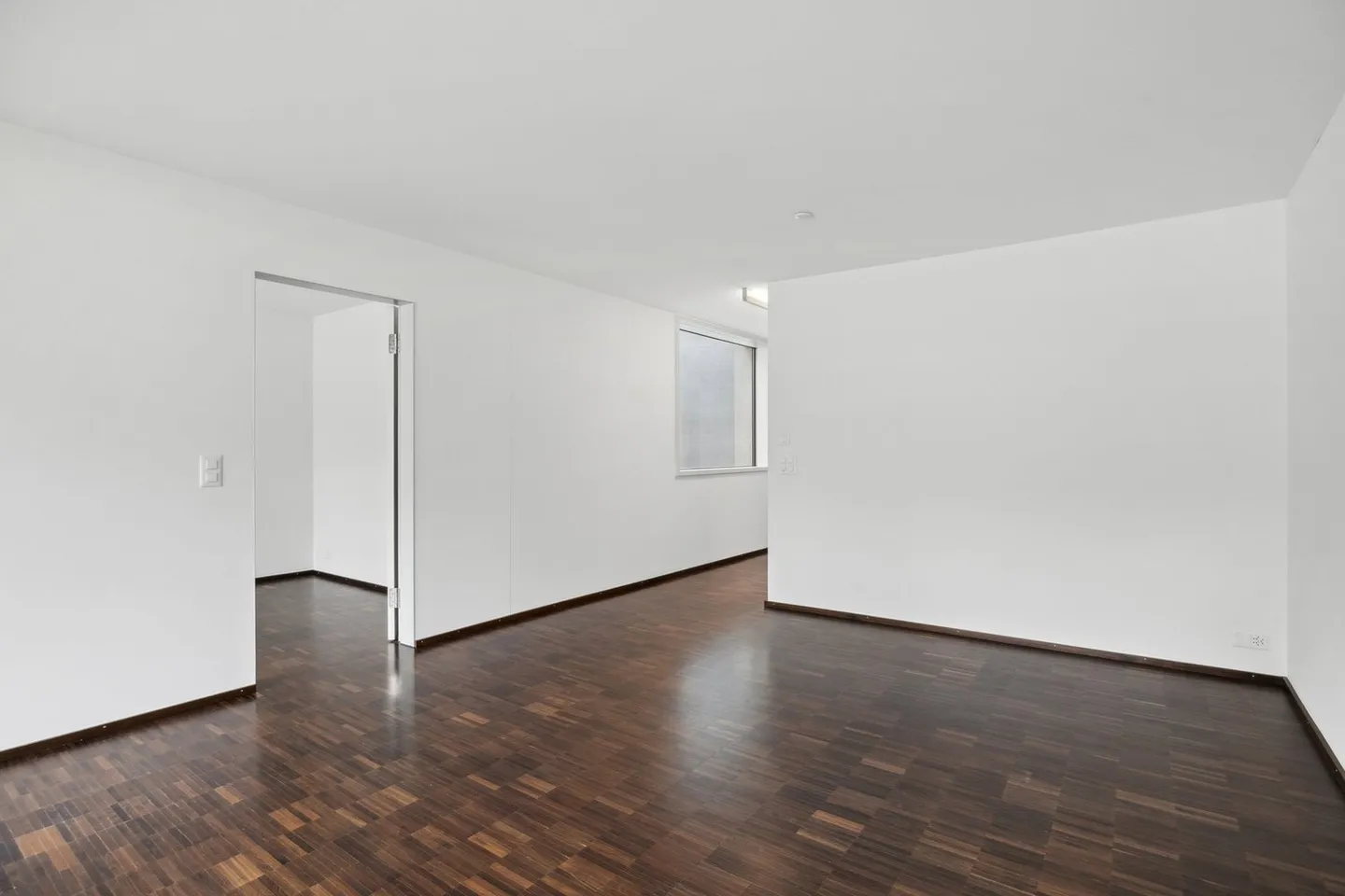 Modern 5.5-room apartment near the lake with stunning views - Photo 4 of 9