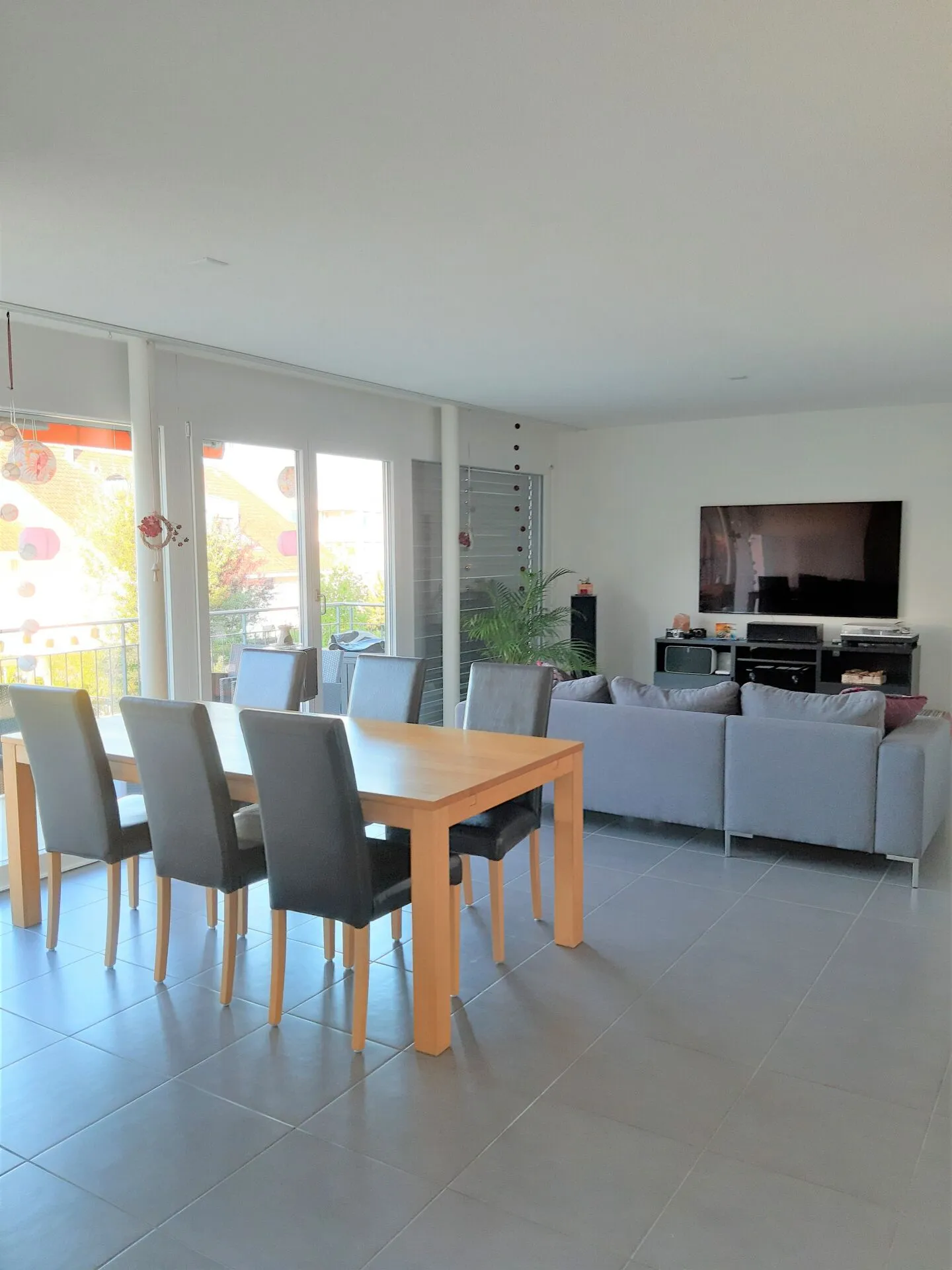 Modernes Apartment in Ins - Foto 1 von 5