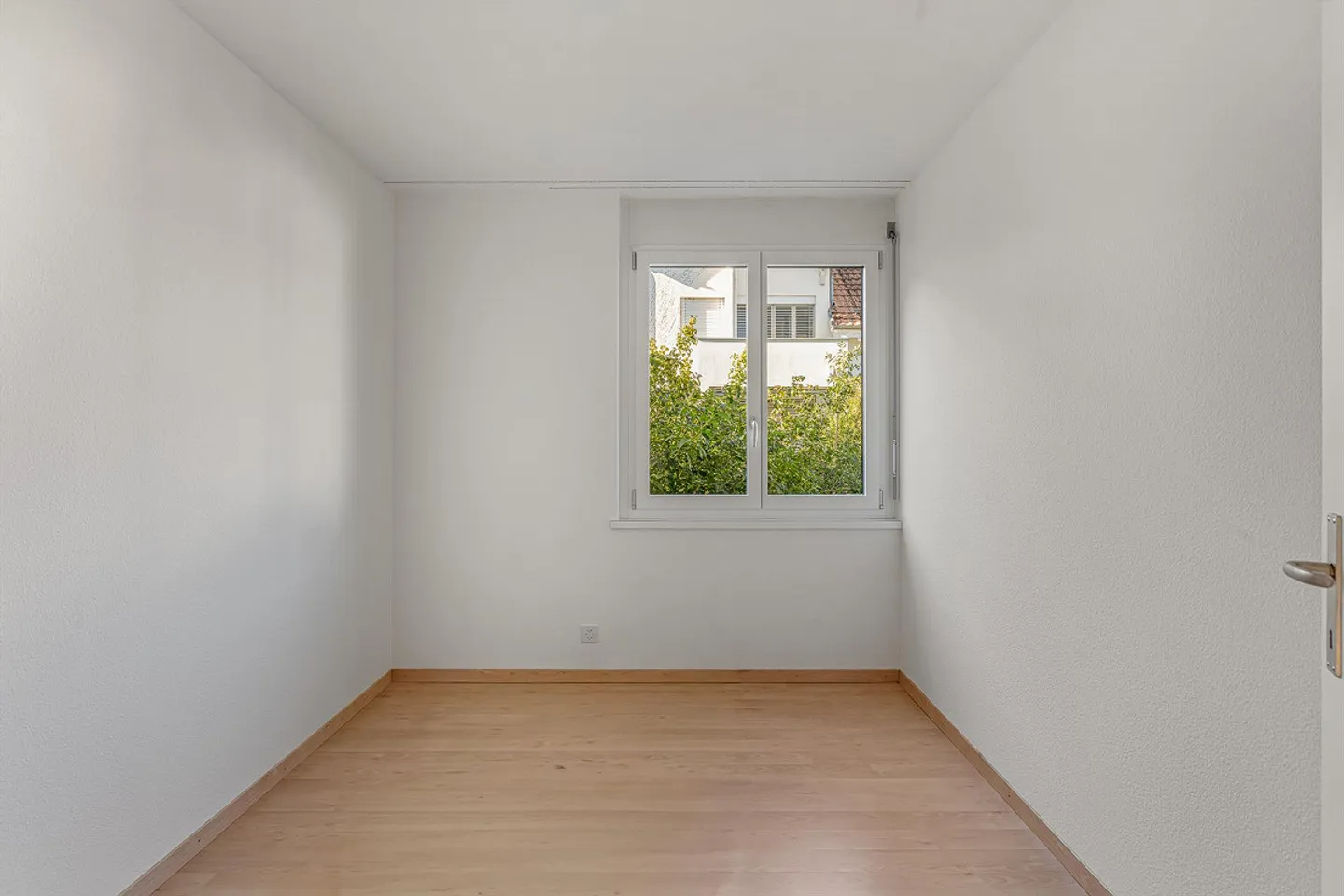 Renovated 6-room apartment with balcony - Photo 6 of 8