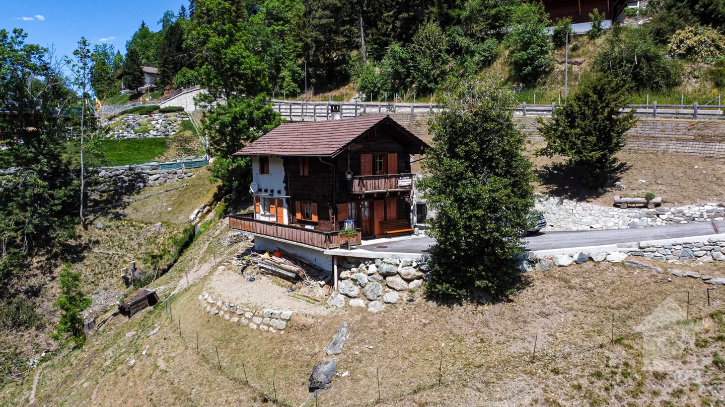 Affascinante chalet con vista mozzafiato sul villaggio e sulle montagne - Foto 39 di 39
