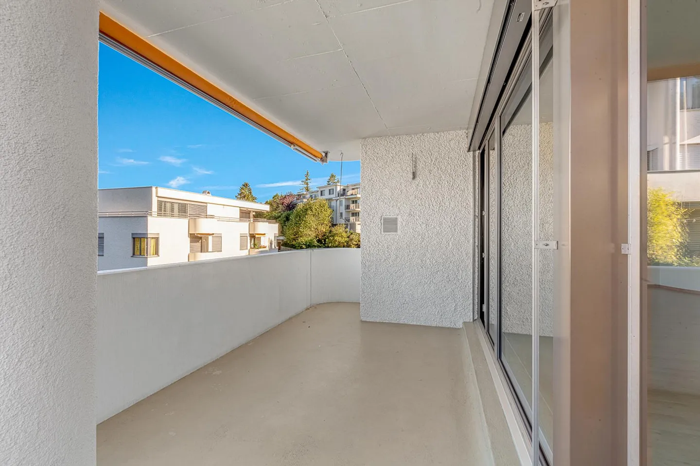 Renovated 6-room apartment with balcony - Photo 8 of 8