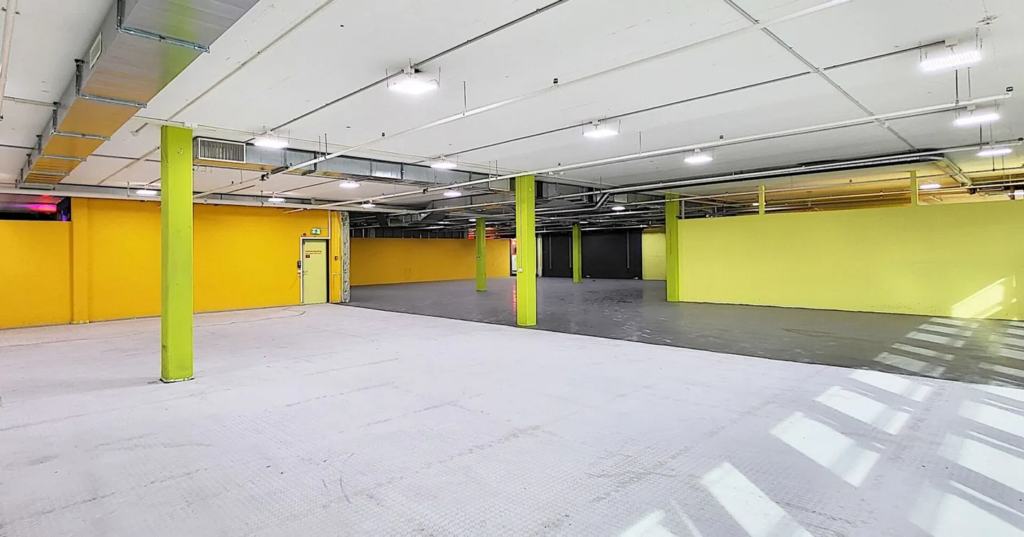 Sales Area in Grütpark - directly next to Cleverfit! - Photo 4 of 13