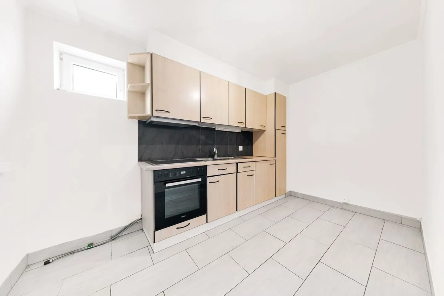 Mieteinnahmegebäude in Rolle - Foto 12 von 13