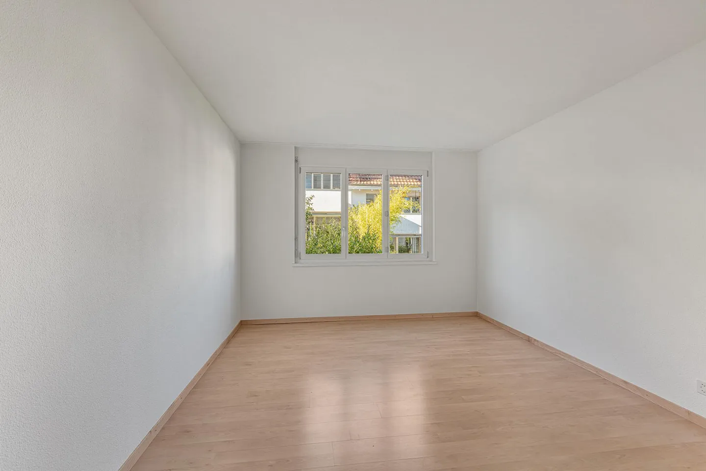 Renovated 6-room apartment with balcony - Photo 7 of 8