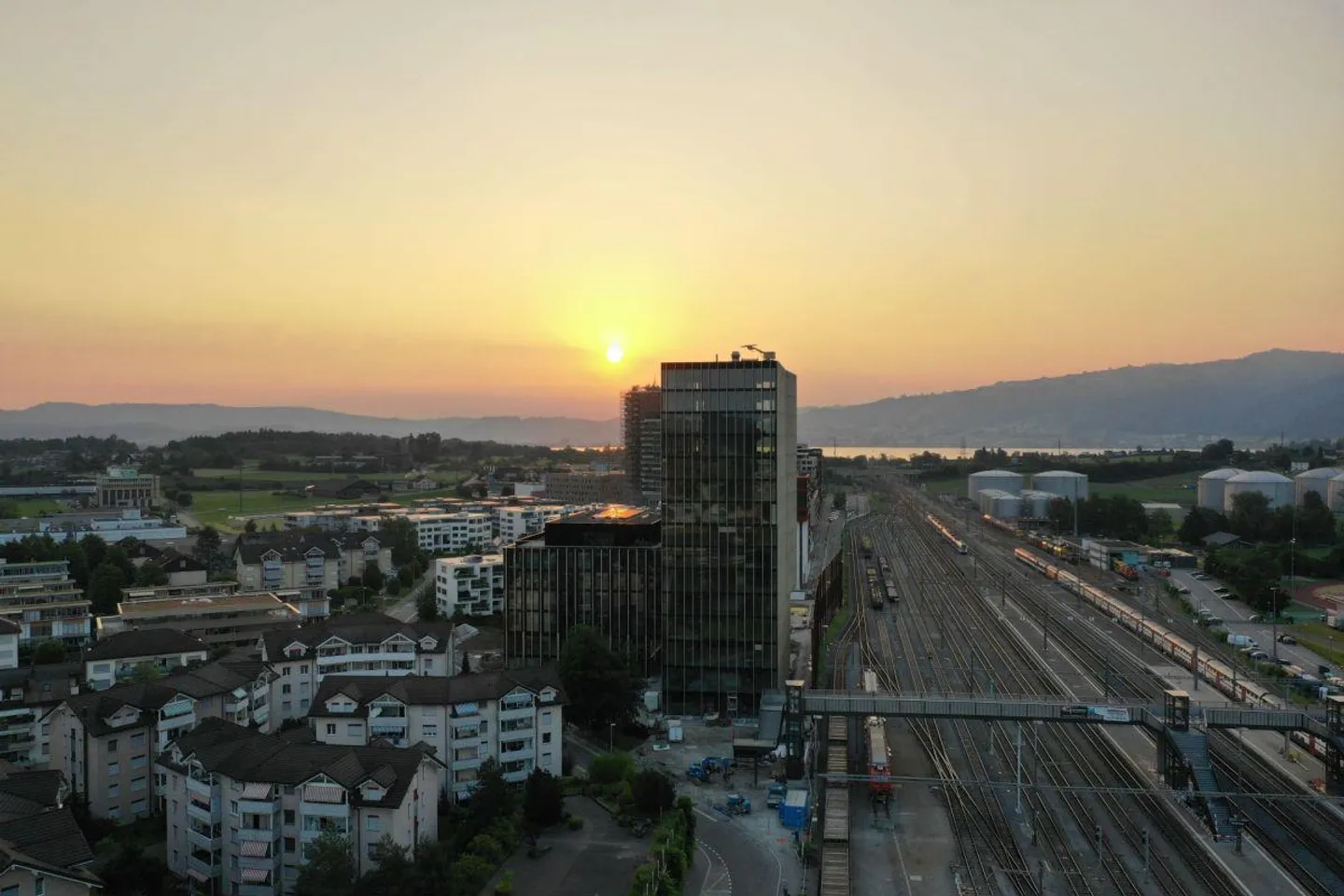 Première location : Espaces multifonctionnels utilisables dans un emplacement central avec une infrastructure de zone complète - Photo 12 sur 13