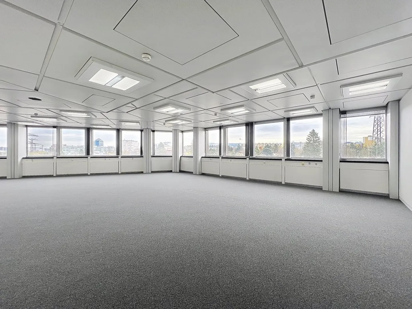 Bureau rénové au ICC - Photo 4 sur 6