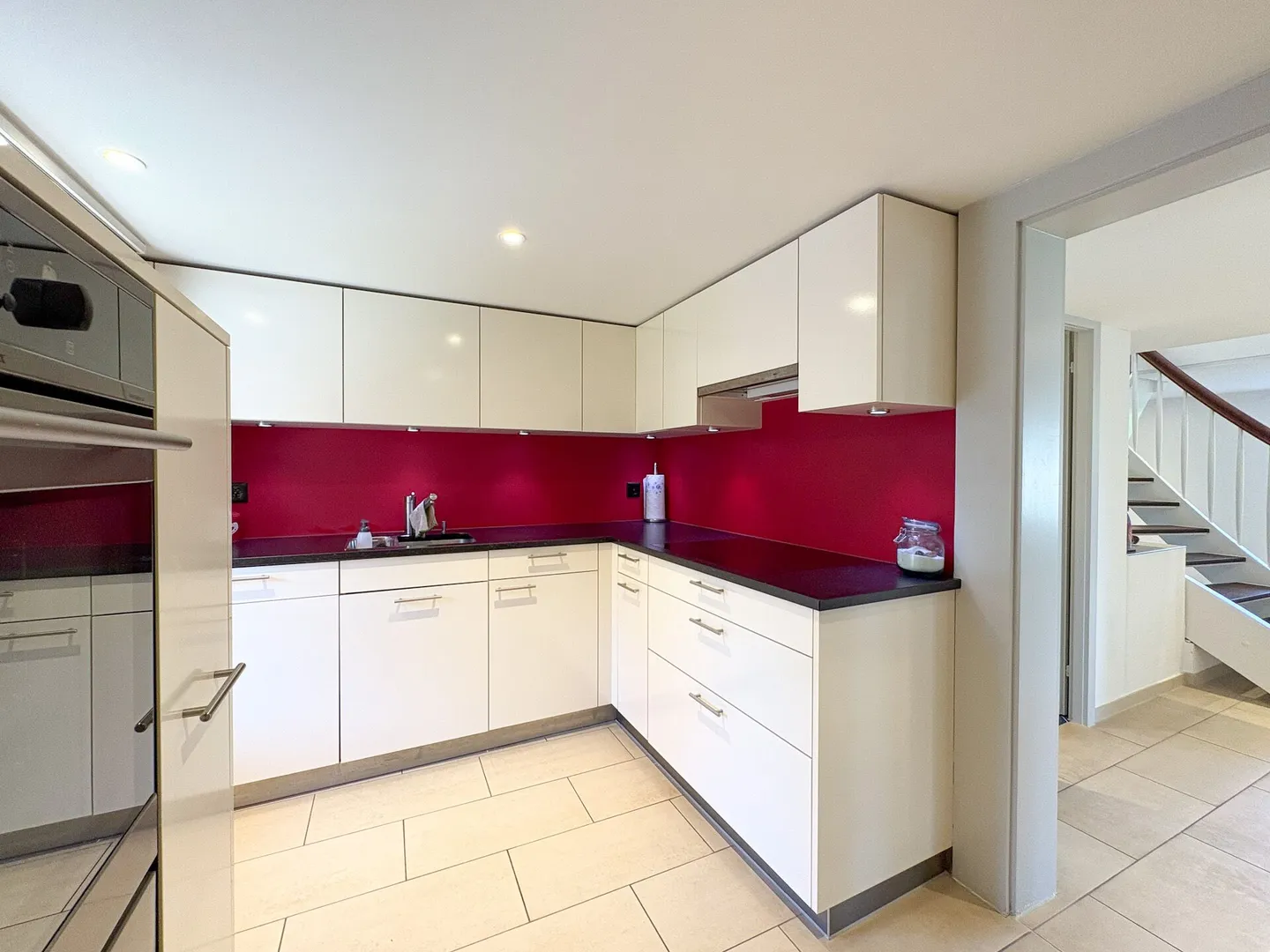 4.5-Room Semi-Detached House in Sunny Location - Photo 4 of 12
