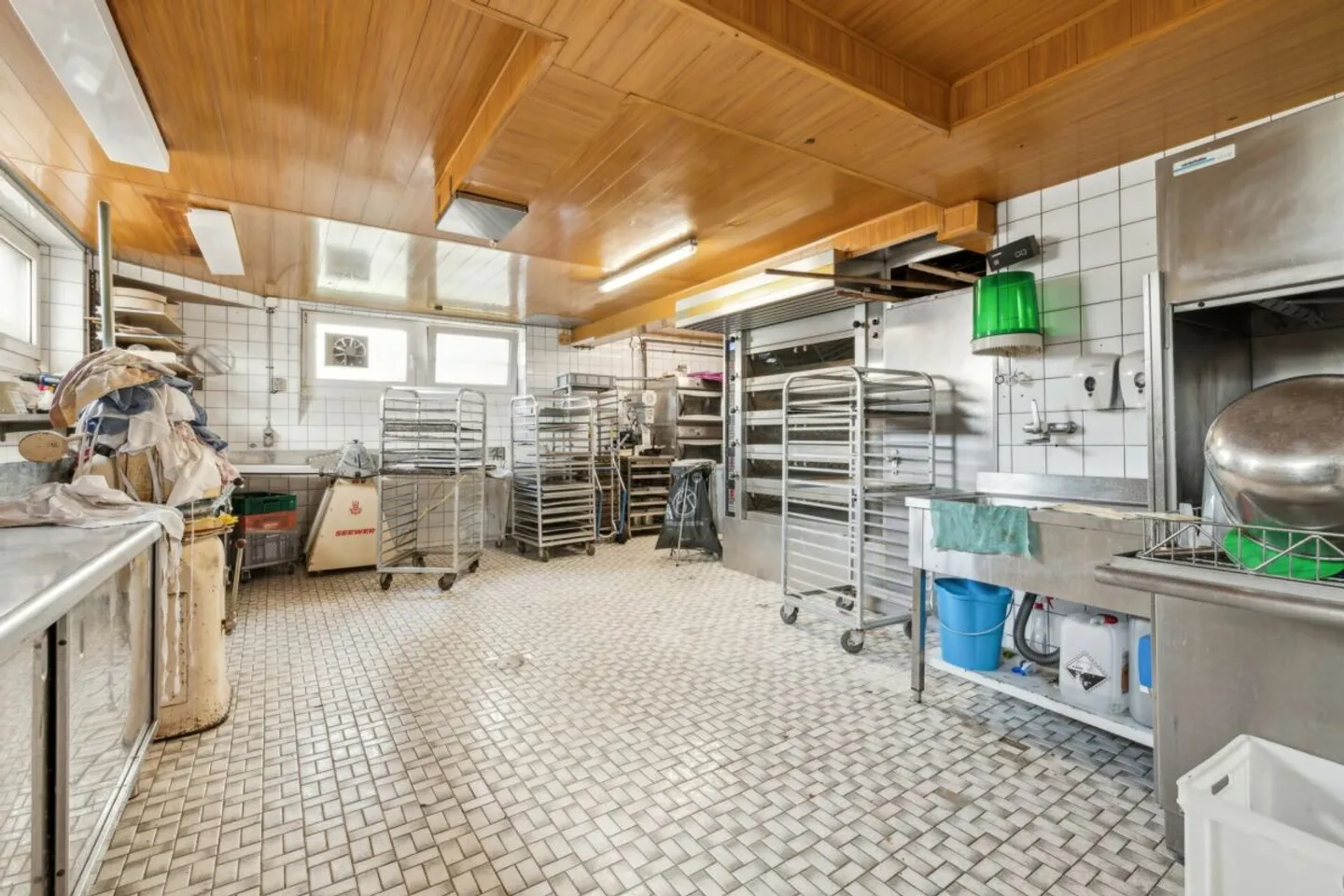 Edificio residenziale e commerciale di 6,5 locali con diverse possibilità di utilizzo - Foto 16 di 17