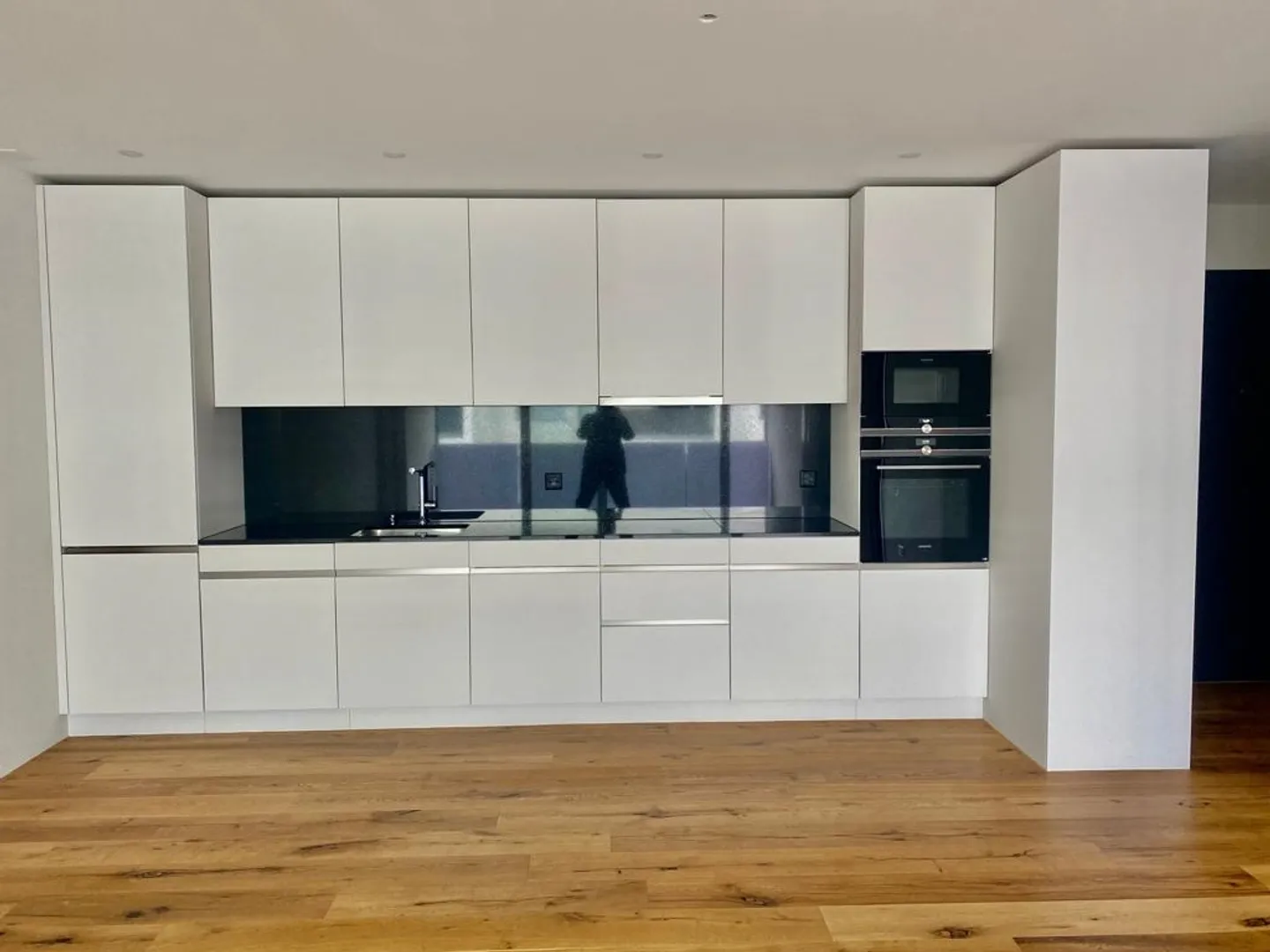 Exclusive 2.5-room apartment (1st floor) - Photo 2 of 11