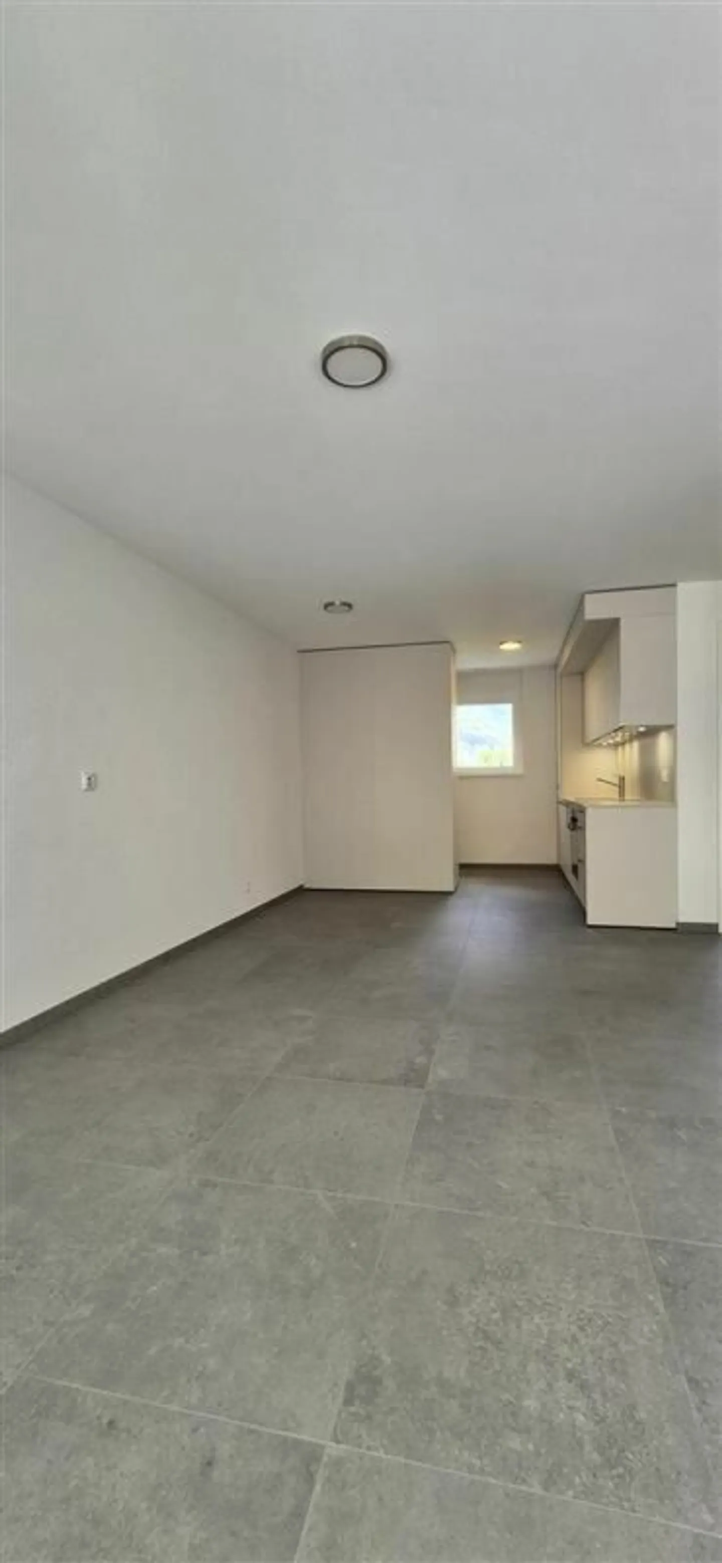 Spacious Apartment in Saxon - Photo 4 of 8