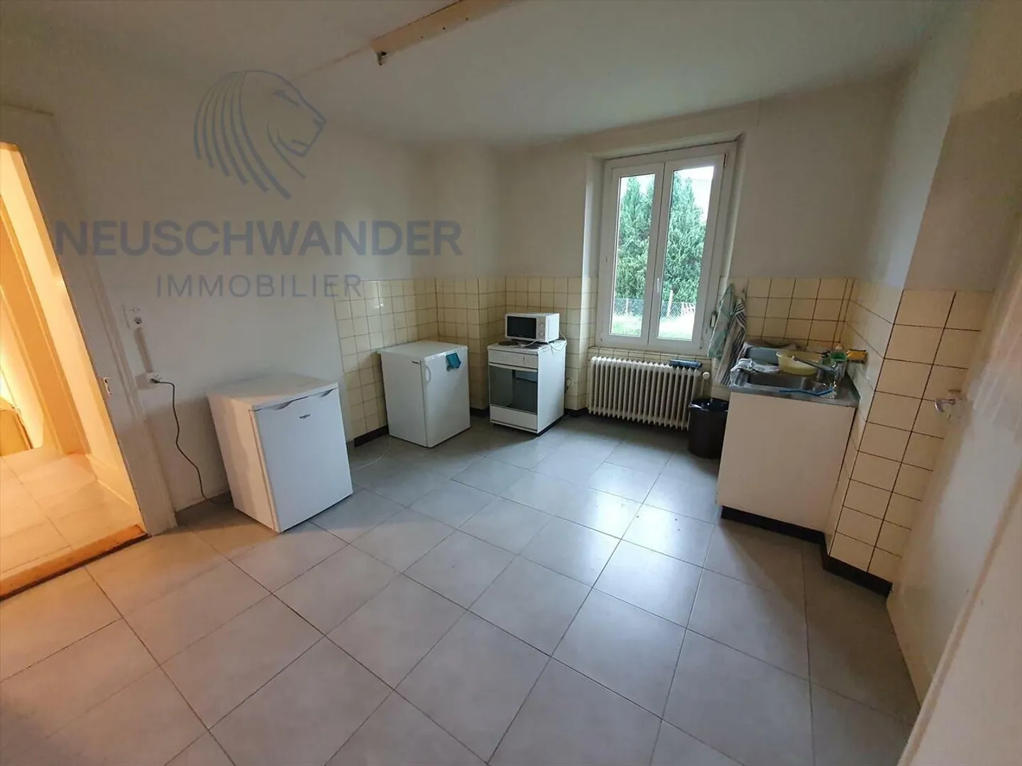 Piccola casa nella prateria da ristrutturare su un grande lotto - Foto 7 di 14