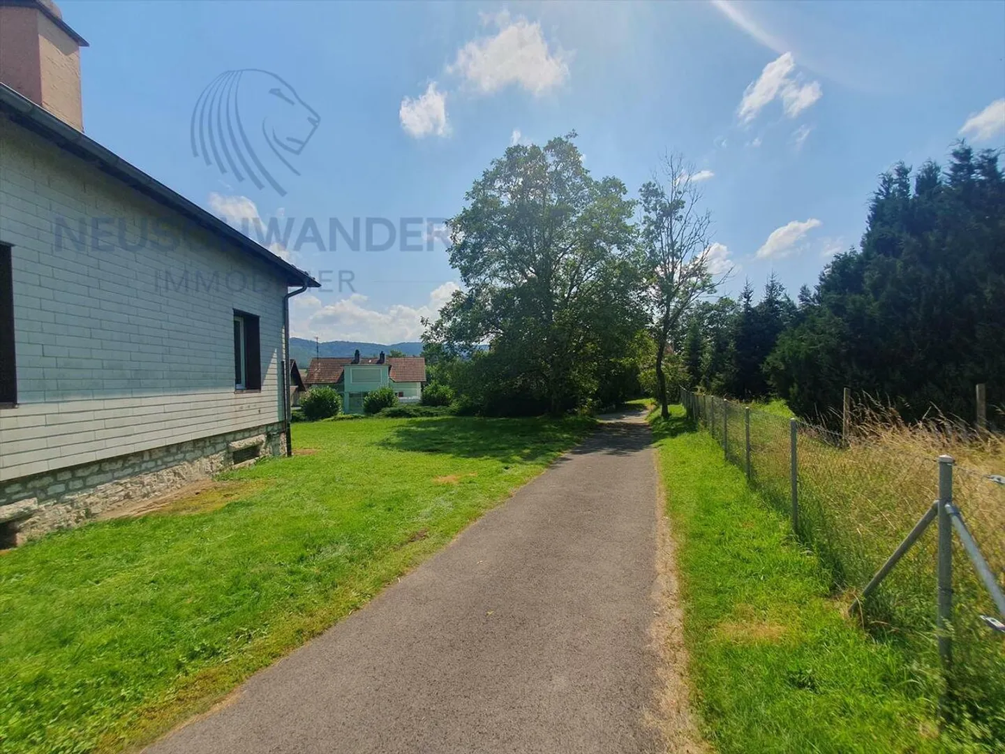 Piccola casa nella prateria da ristrutturare su un grande lotto - Foto 14 di 14