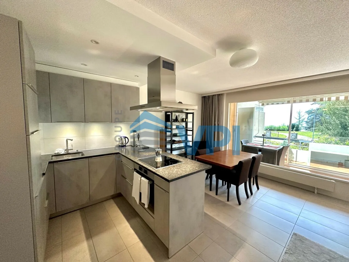 Brent - Appartamento con 2 camere e vista lago - Foto 2 di 11