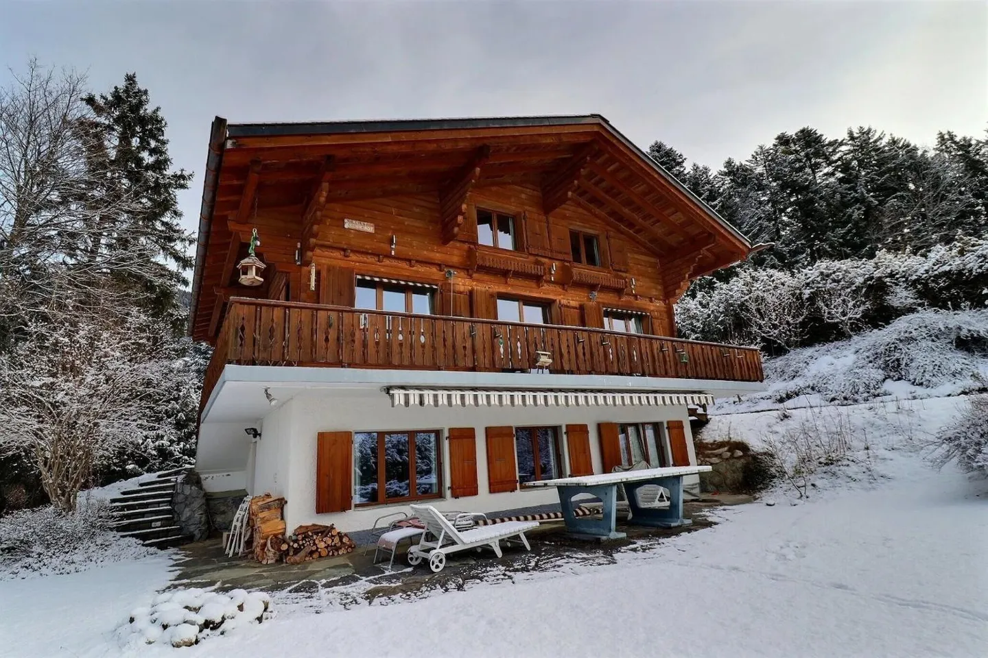 Chalet Charmant avec Vue sur le Lac - Photo 2 sur 13