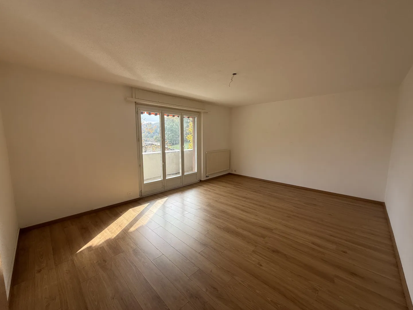 Geräumige Wohnung mit Balkon - Foto 3 von 21