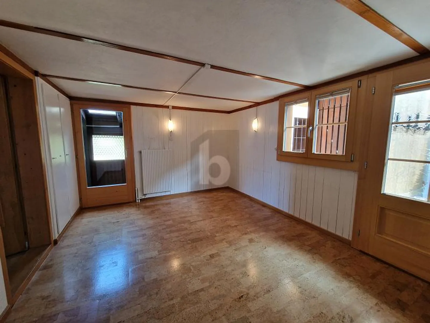 Semi-detached house for rent - Photo 3 of 6