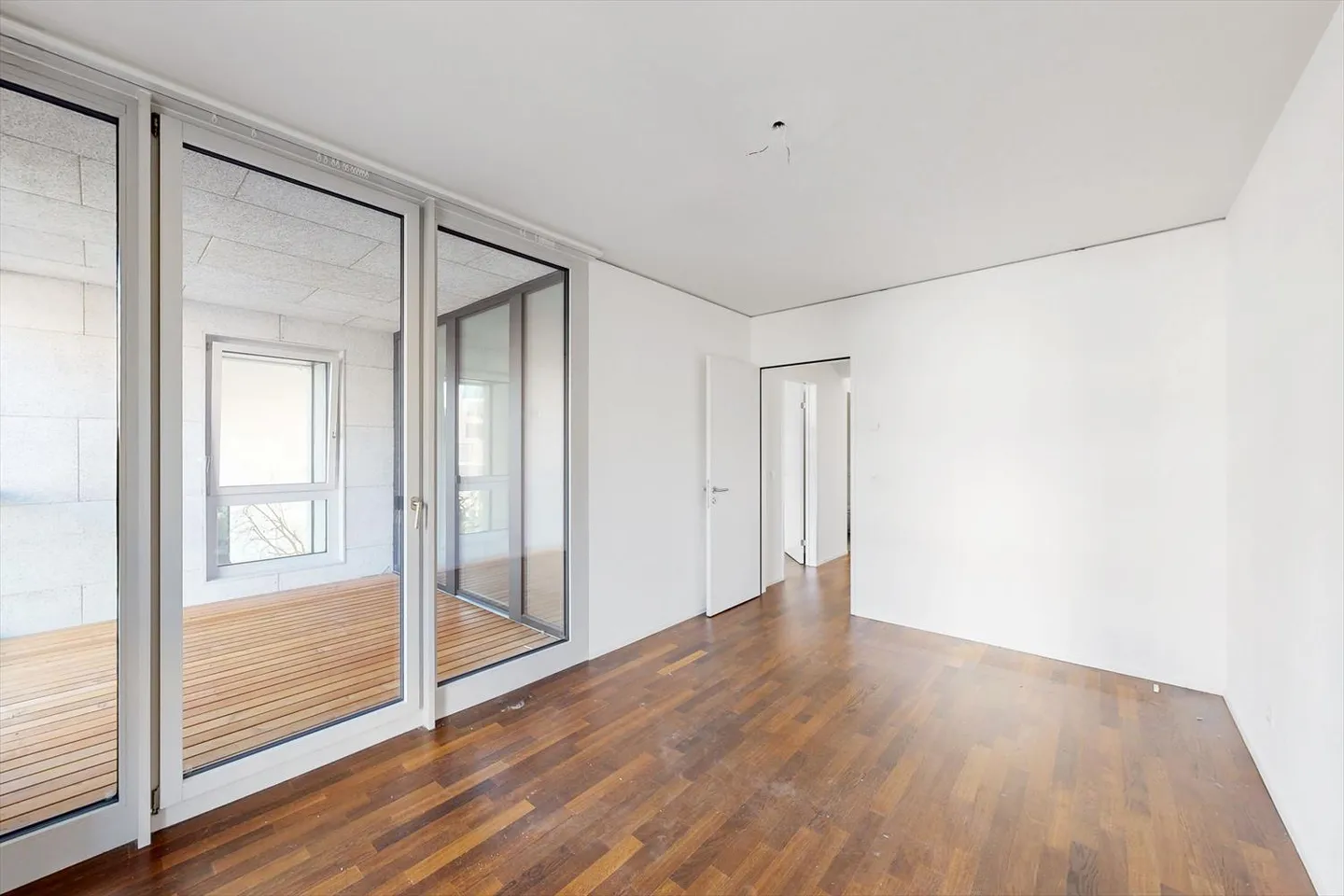 Modern and cozy apartment - Photo 4 of 10