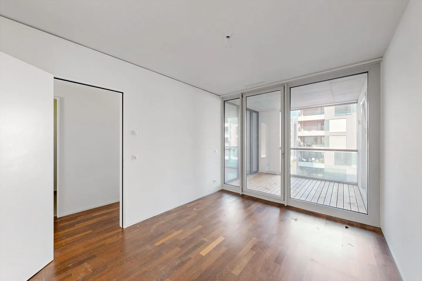 Modern and cozy apartment - Photo 5 of 10