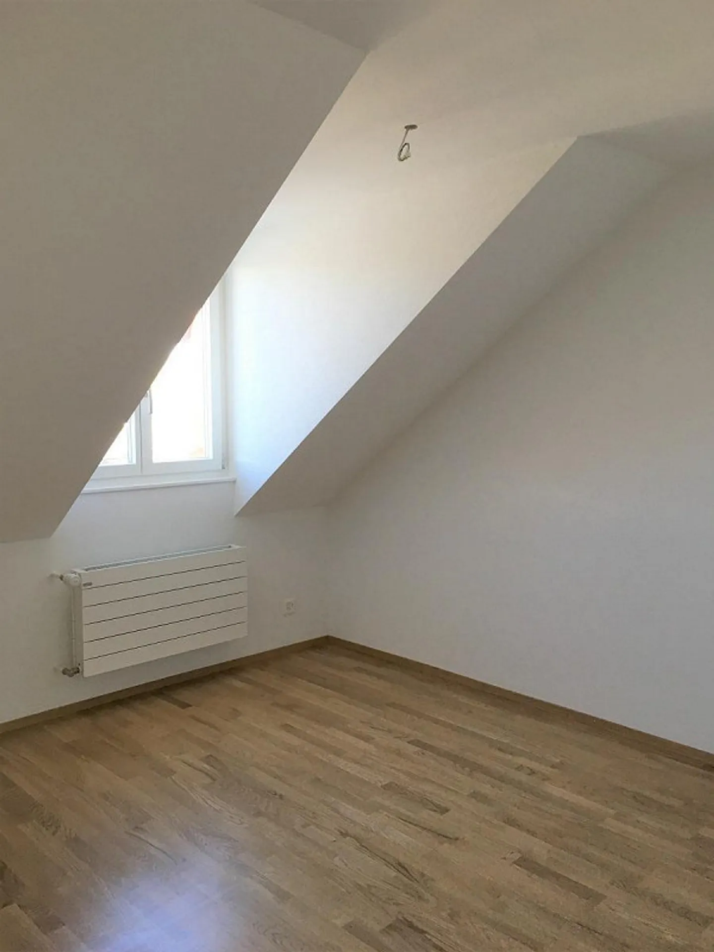 Appartamento luminoso e moderno con 3 camere in posizione centrale - Foto 6 di 10