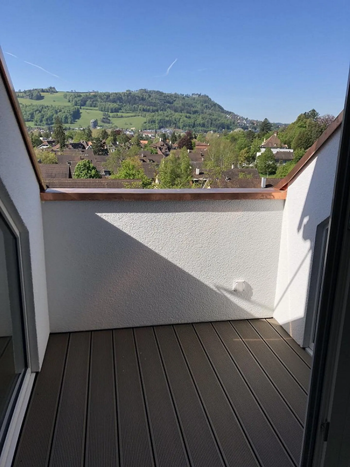 Appartamento luminoso e moderno con 3 camere in posizione centrale - Foto 9 di 10