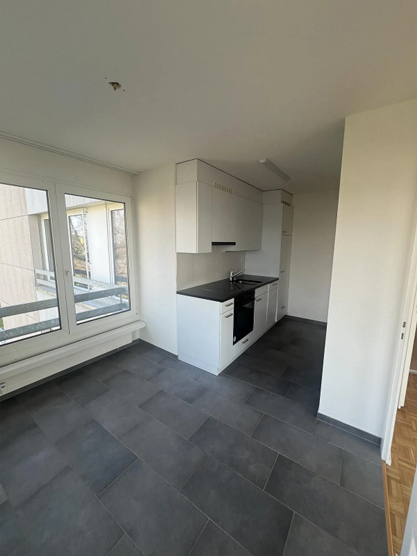 Appartement proche centre-ville - Photo 2 sur 8