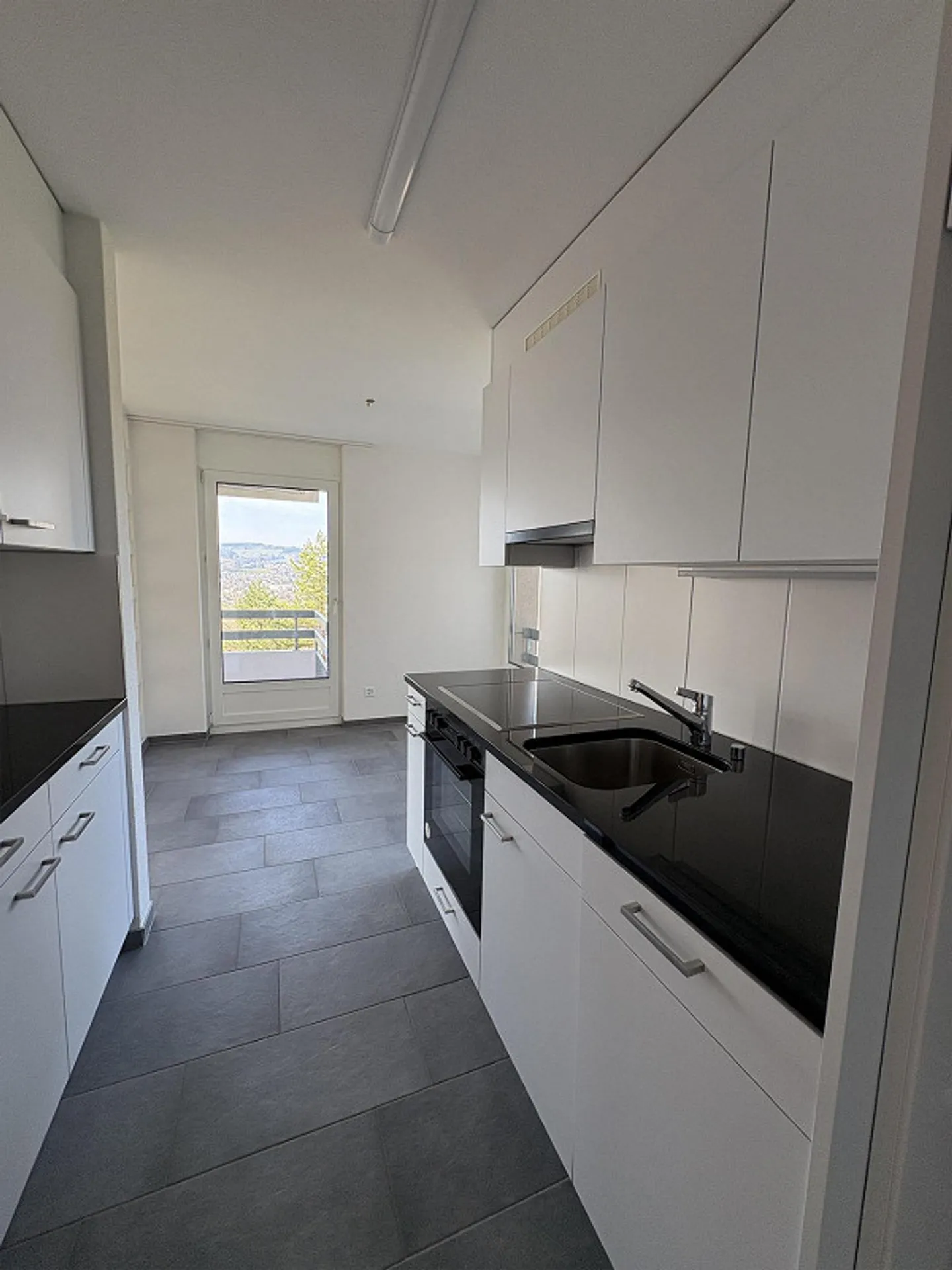 Appartement proche centre-ville - Photo 3 sur 8