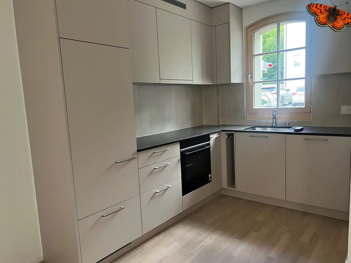 A SMALL HOUSE OVER THREE FLOORS IN ROMONT - 3 ½ ROOMS - Photo 2 of 18