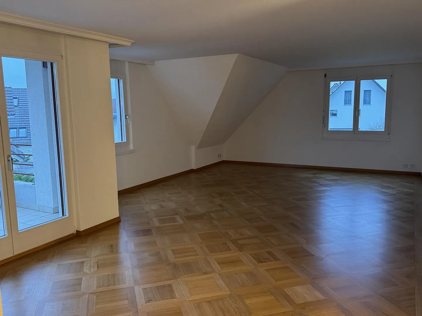 Appartamento esclusivo appena ristrutturato di 4,5 stanze con vista - Foto 6 di 16