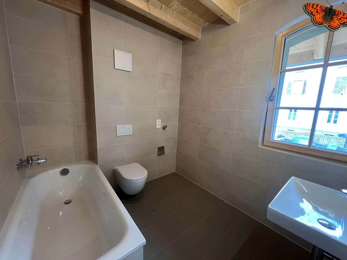 A SMALL HOUSE OVER THREE FLOORS IN ROMONT - 3 ½ ROOMS - Photo 12 of 18