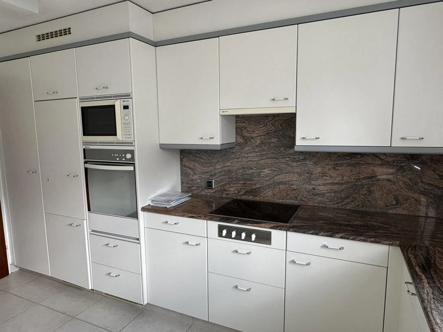 Appartamento esclusivo appena ristrutturato di 4,5 stanze con vista - Foto 13 di 16