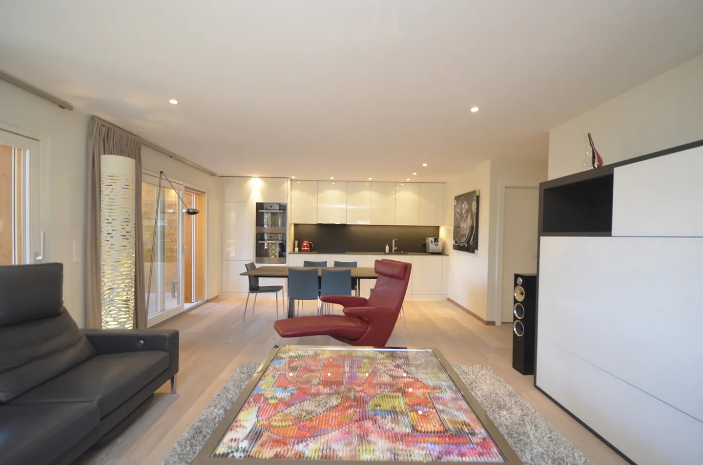 Very nice 4-room apartment for rent year-round in a small building - Photo 5 of 12