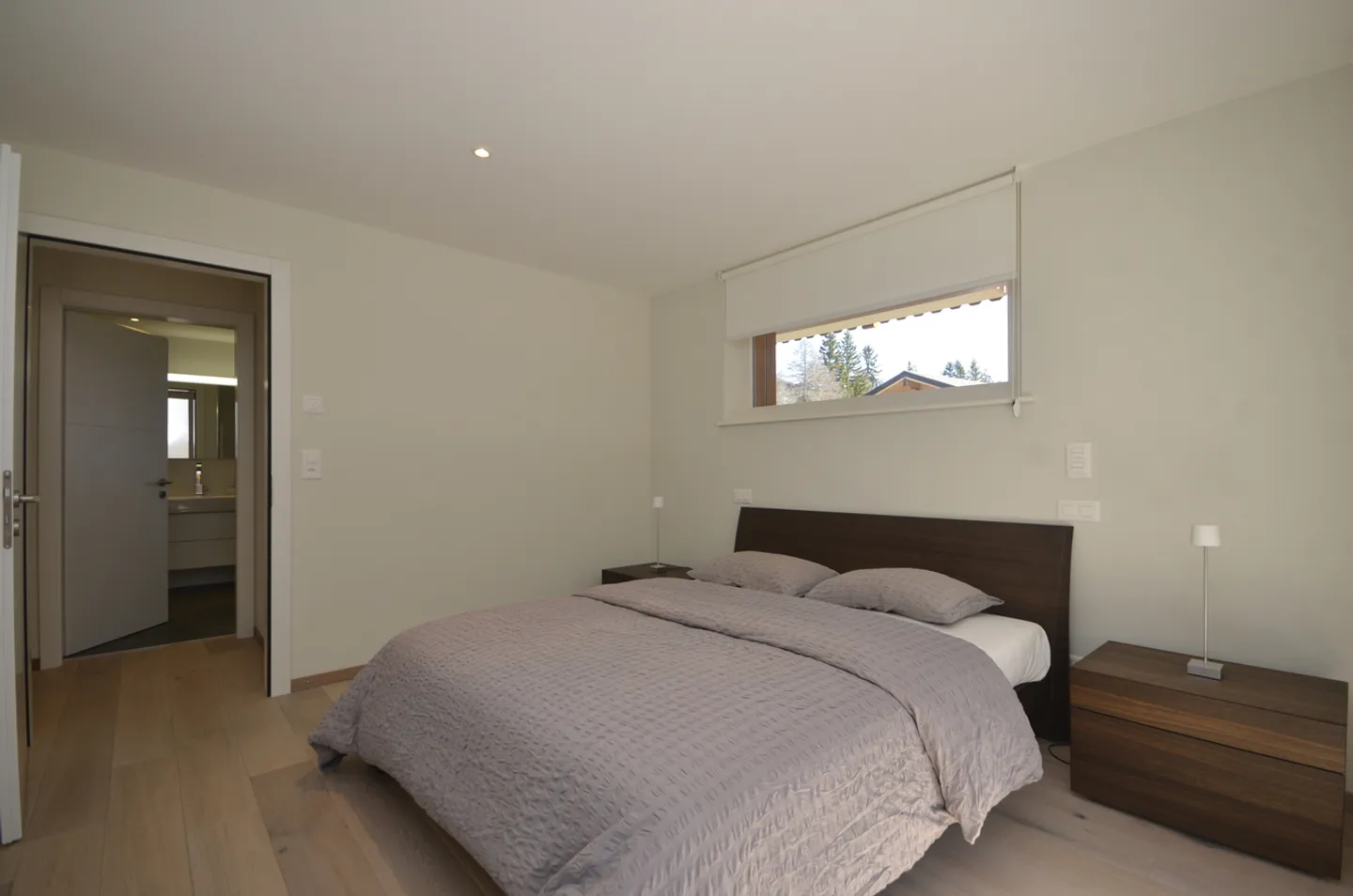 Very nice 4-room apartment for rent year-round in a small building - Photo 7 of 12