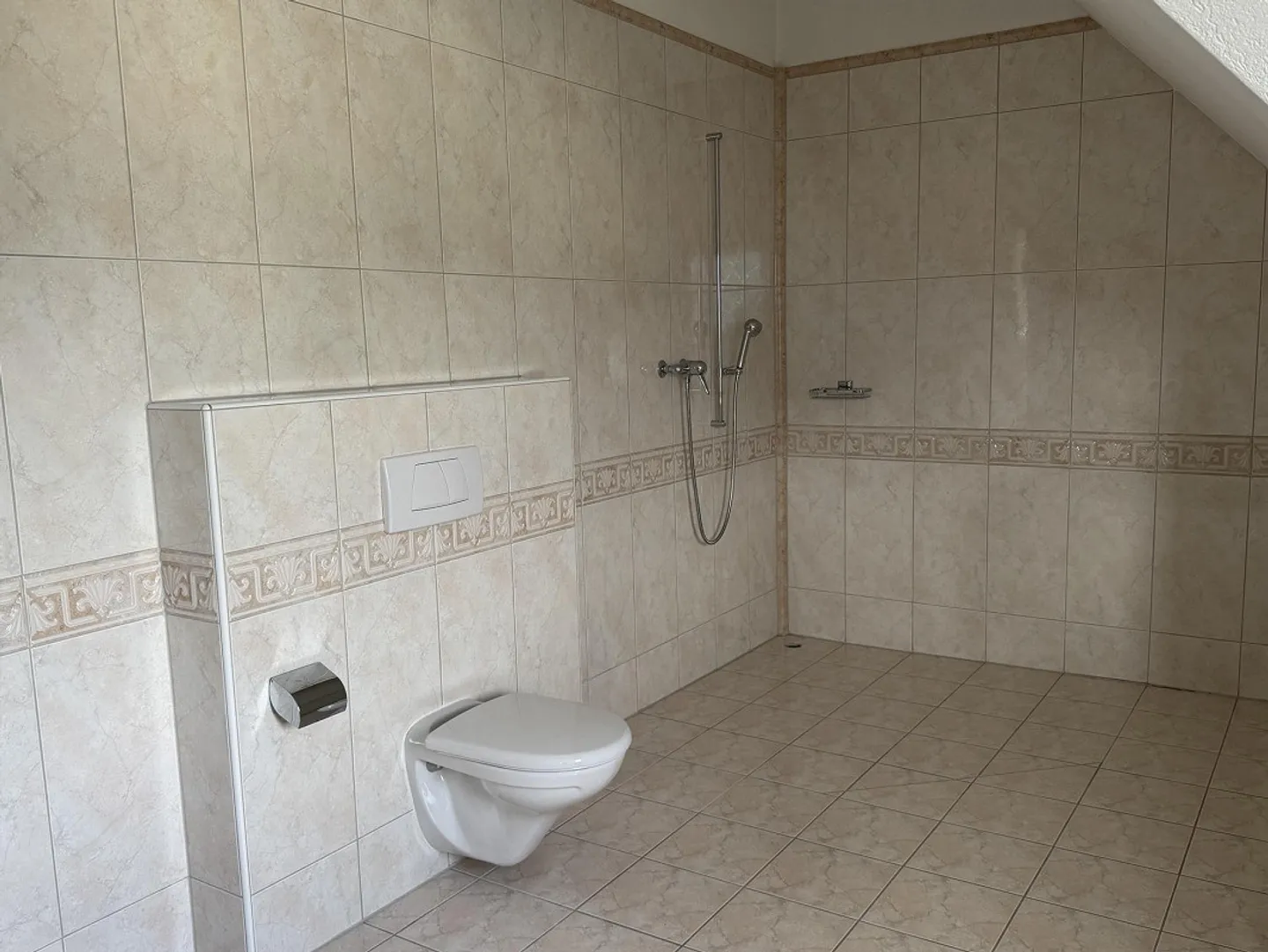 Appartamento esclusivo appena ristrutturato di 4,5 stanze con vista - Foto 14 di 16