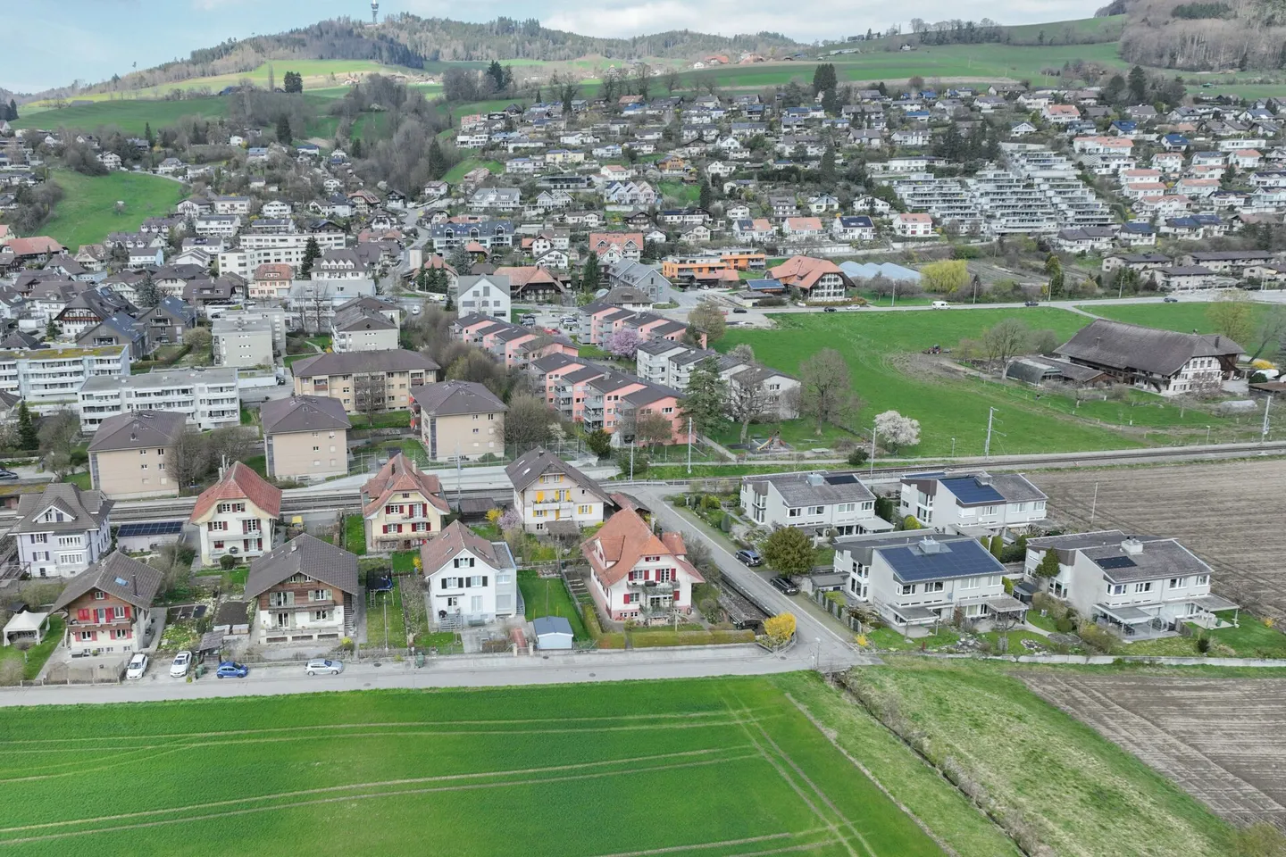 Caractère, Lumière et Espace pour le Nouveau : Maison avec Connexion à la Nature et à la Ville - Photo 2 sur 8