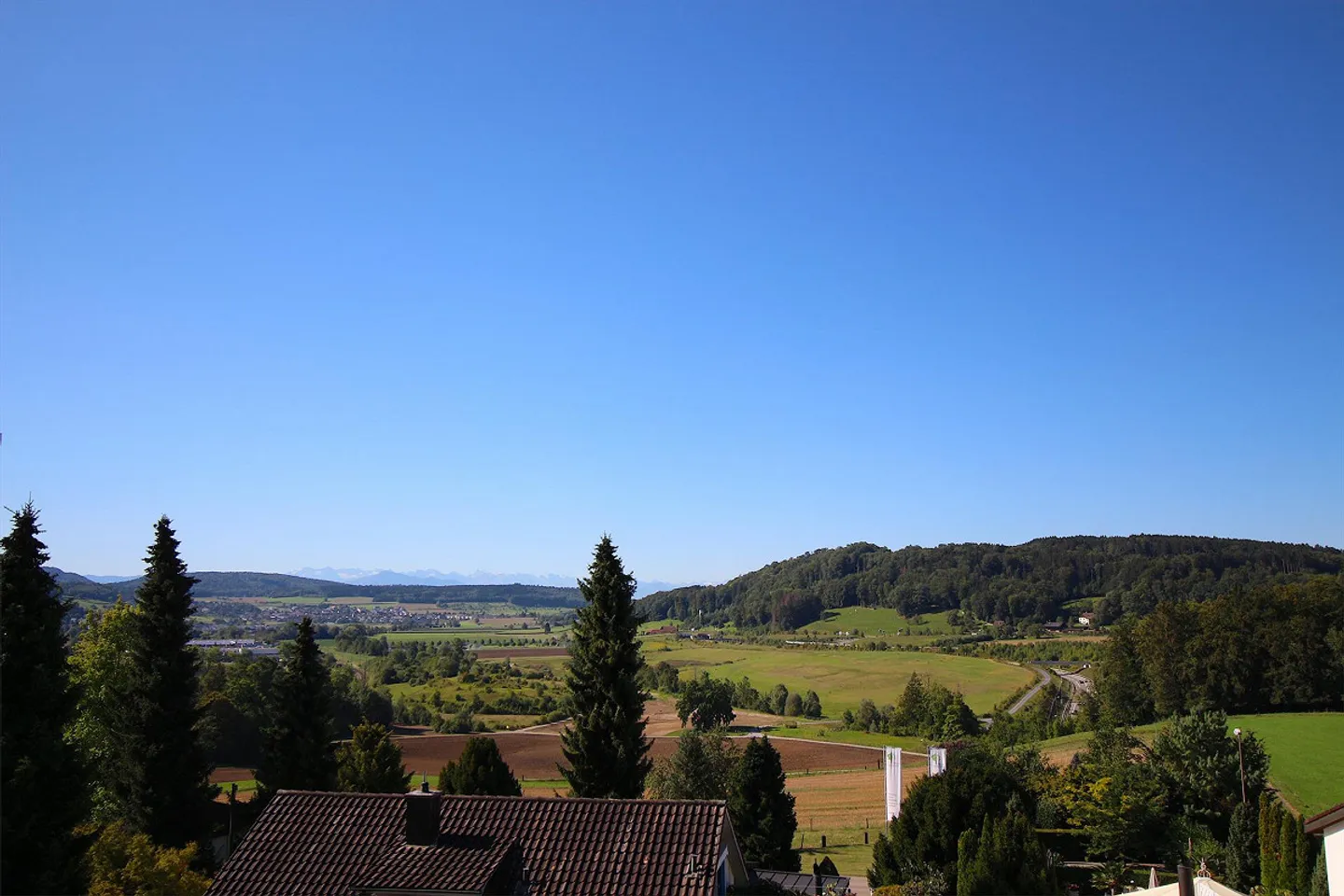 Charming 2.5-room apartment - Photo 1 of 6