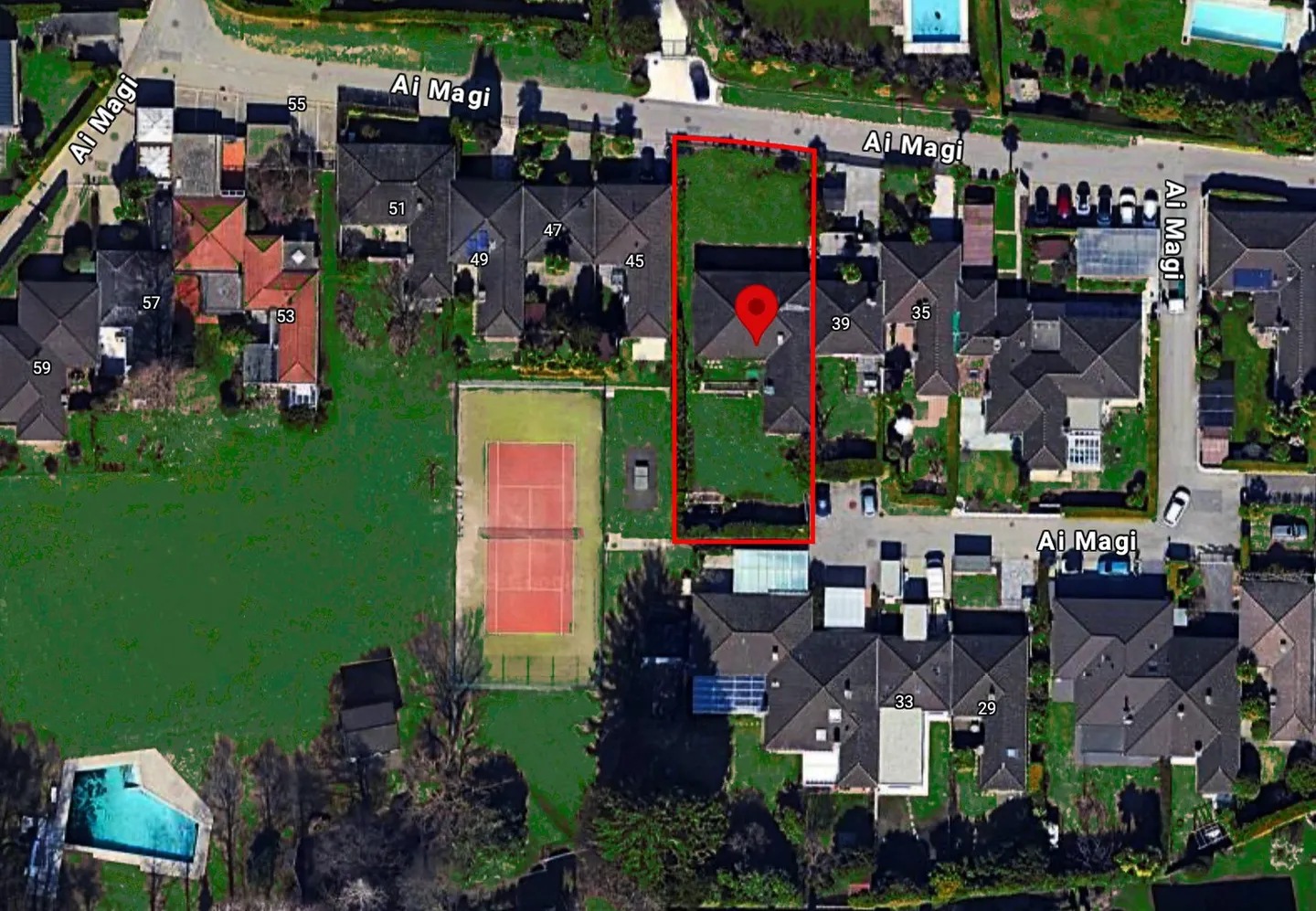 Terreno edificabile esclusivo in un complesso residenziale ben curato con piscina, campo da tennis e parco - Foto 1 di 15