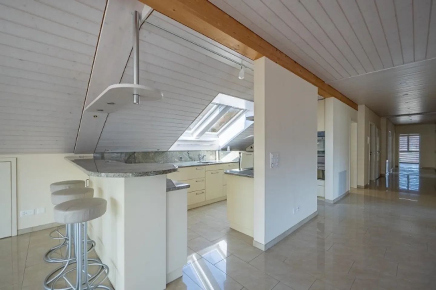 5.5-Zi. Dachwohnung mitten in Gais - Foto 6 von 11