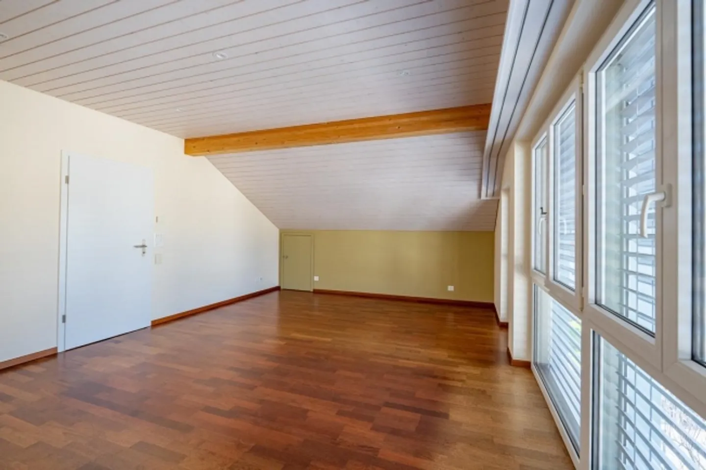 5.5-Zi. Dachwohnung mitten in Gais - Foto 8 von 11