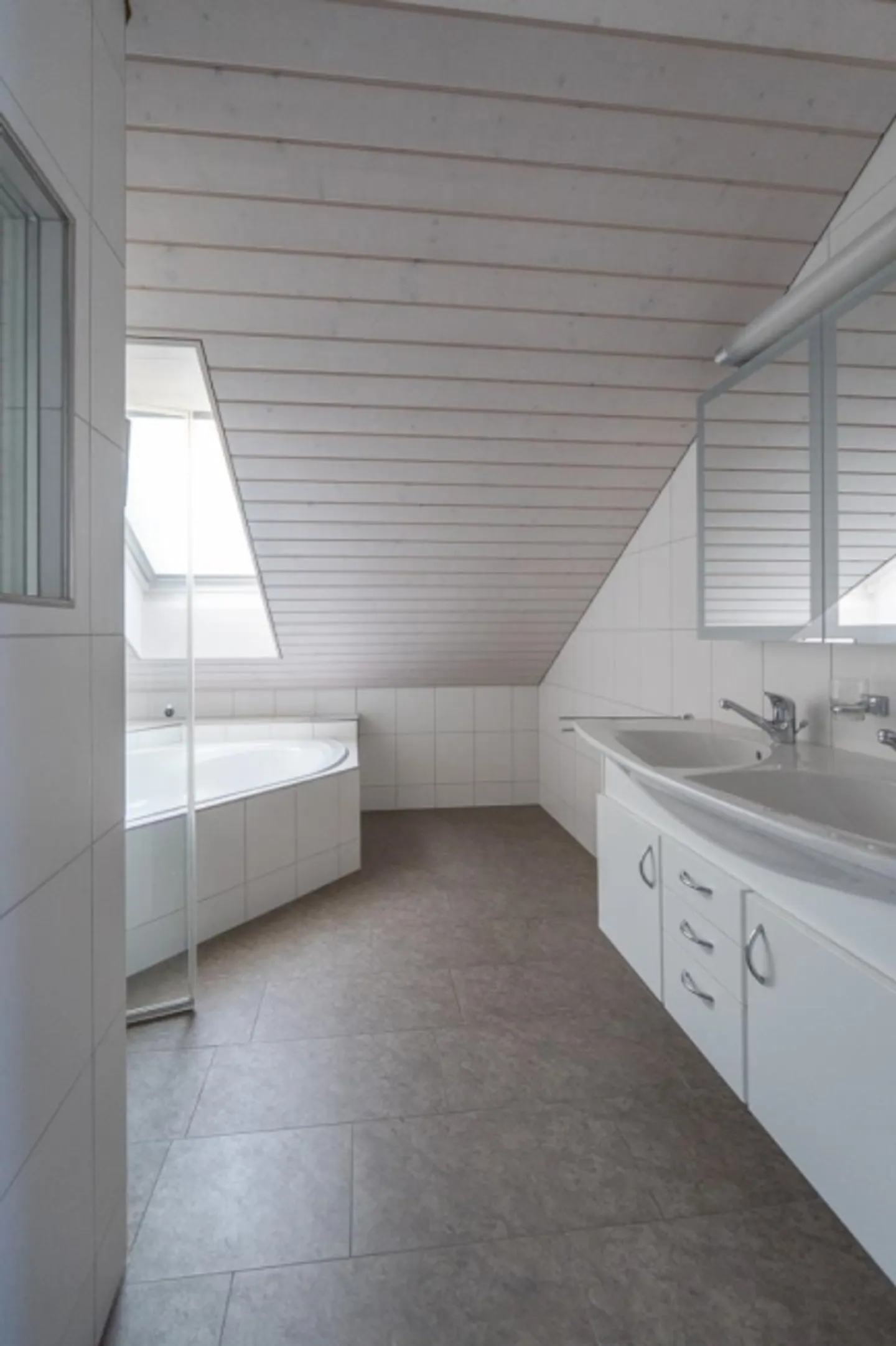 5.5-Zi. Dachwohnung mitten in Gais - Foto 10 von 11