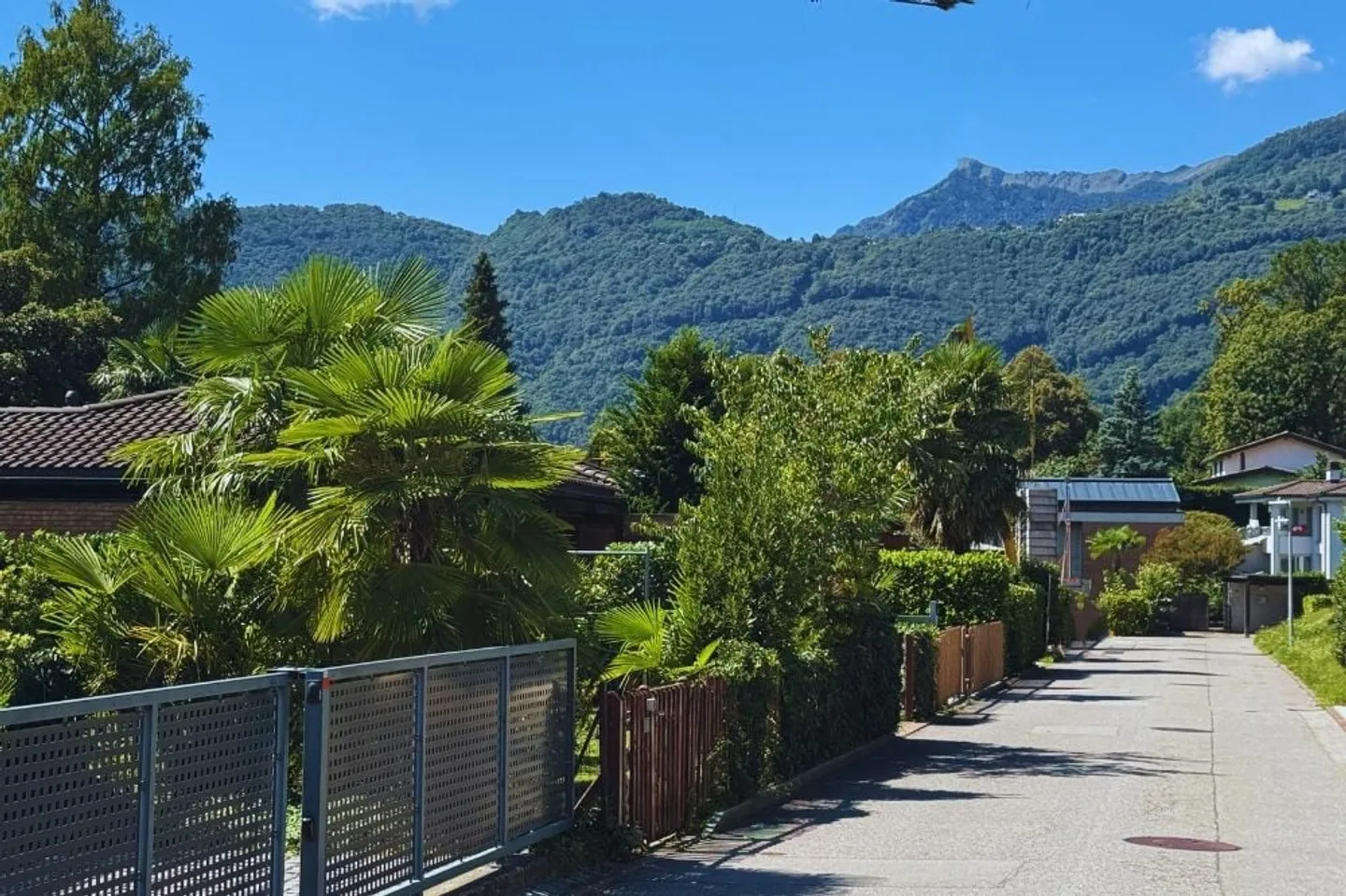Terreno edificabile esclusivo in un complesso residenziale ben curato con piscina, campo da tennis e parco - Foto 5 di 15