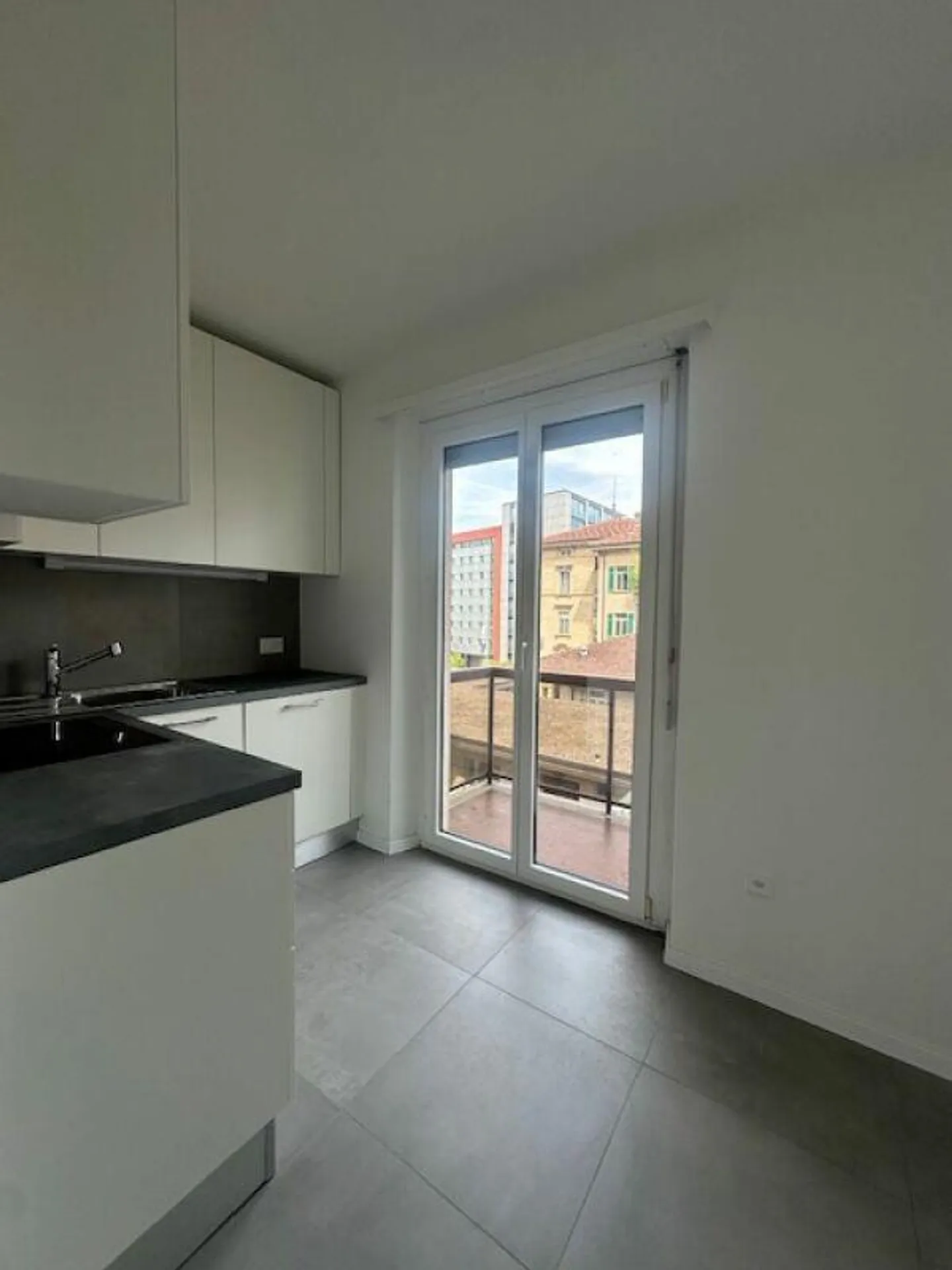 Bell'appartamento 2.5 locali a Paradiso - Photo 2 sur 8