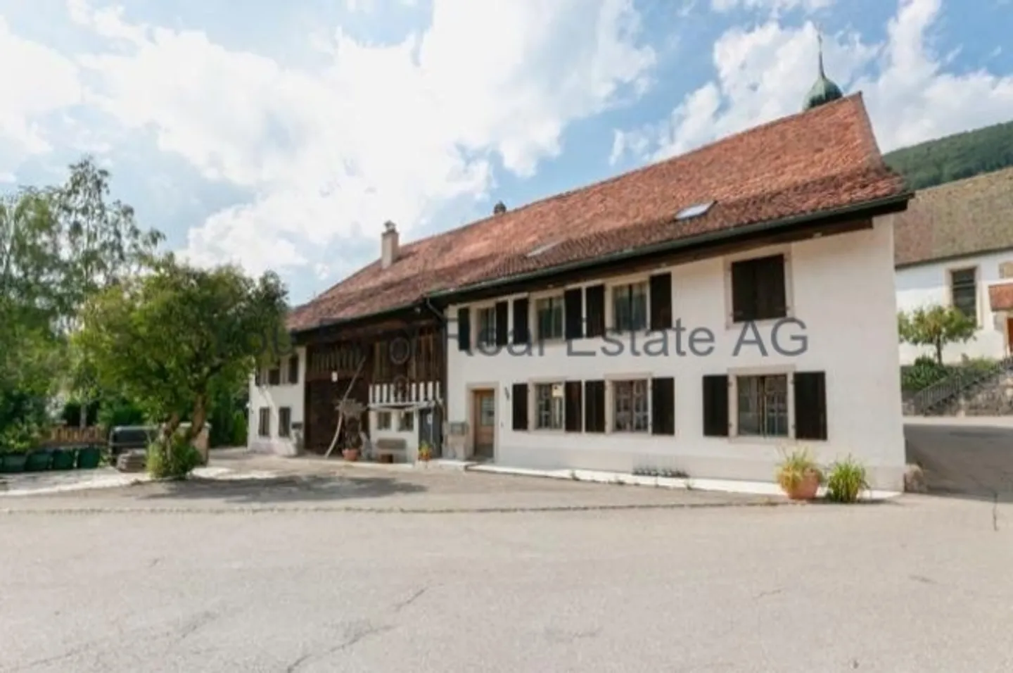 Residential building for sale - Photo 1 of 13