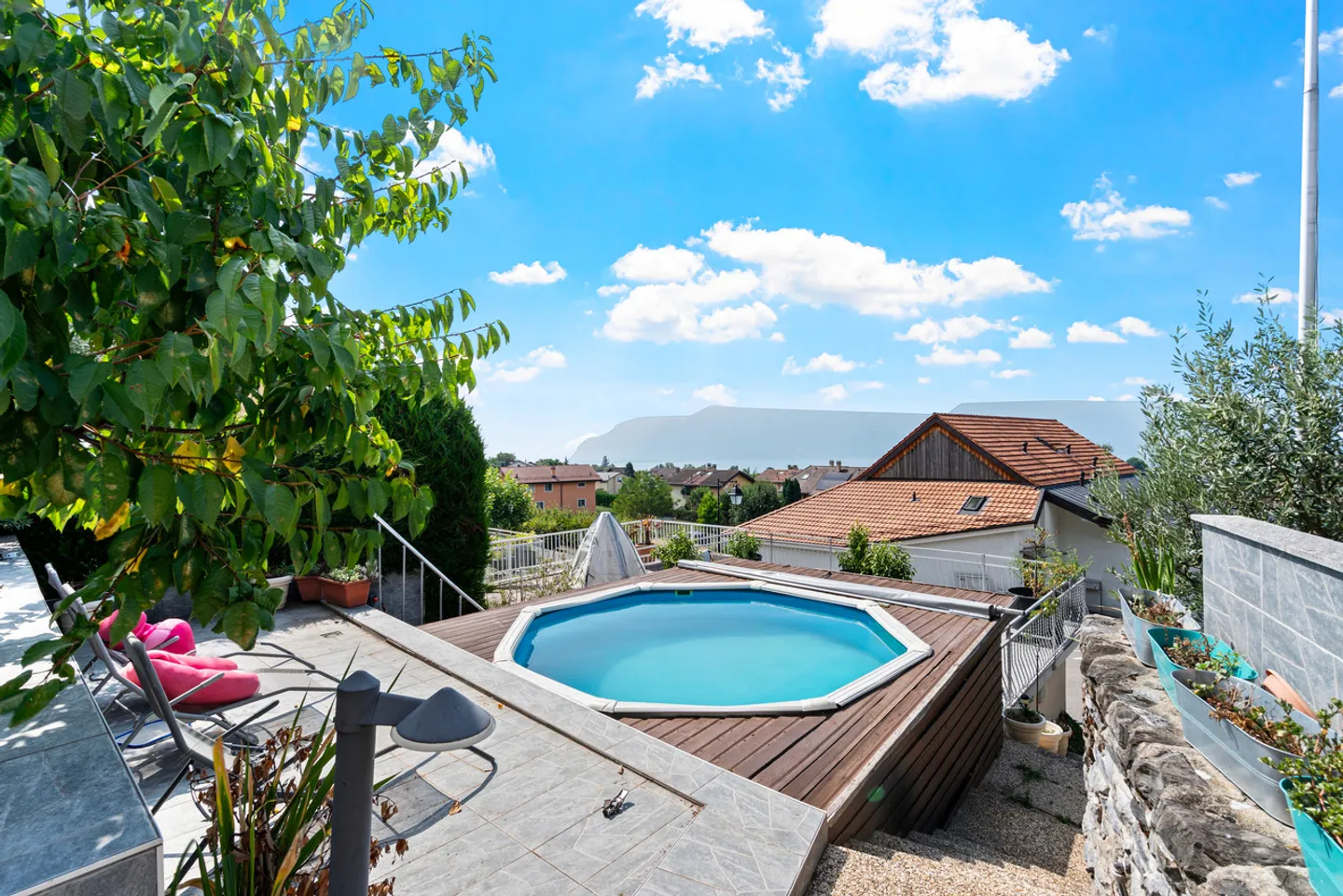 Maison exceptionnelle avec piscine, terrasse, jardin et cuisine extérieure - Photo 2 sur 13
