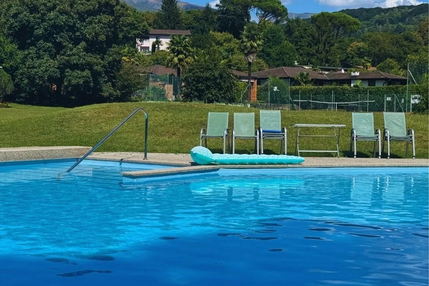 Terreno edificabile esclusivo in un complesso residenziale ben curato con piscina, campo da tennis e parco - Foto 7 di 15