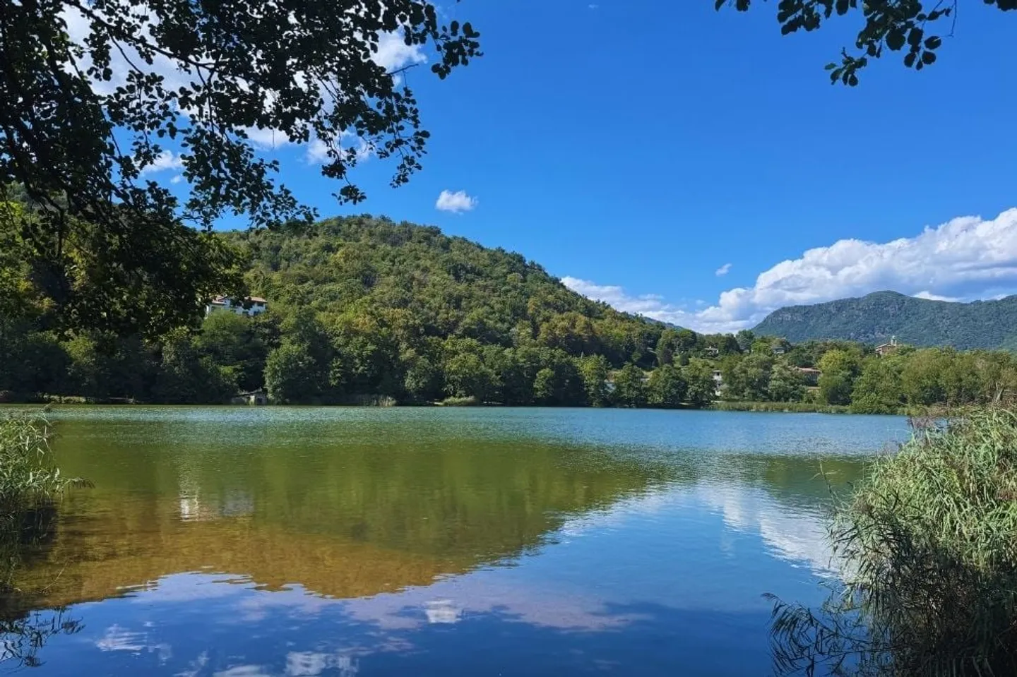 Terreno edificabile esclusivo in un complesso residenziale ben curato con piscina, campo da tennis e parco - Foto 13 di 15